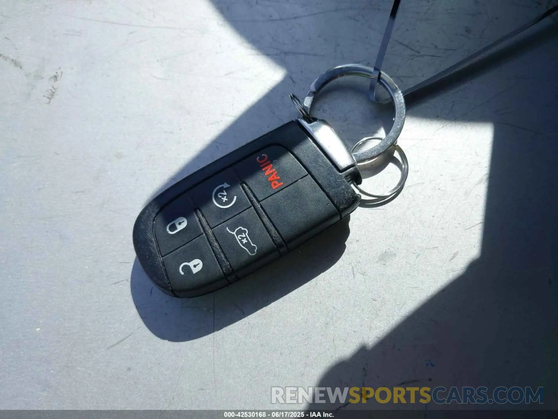 11 Photograph of a damaged car 1C4RJEBG5KC657227 JEEP GRAND CHEROKEE 2019