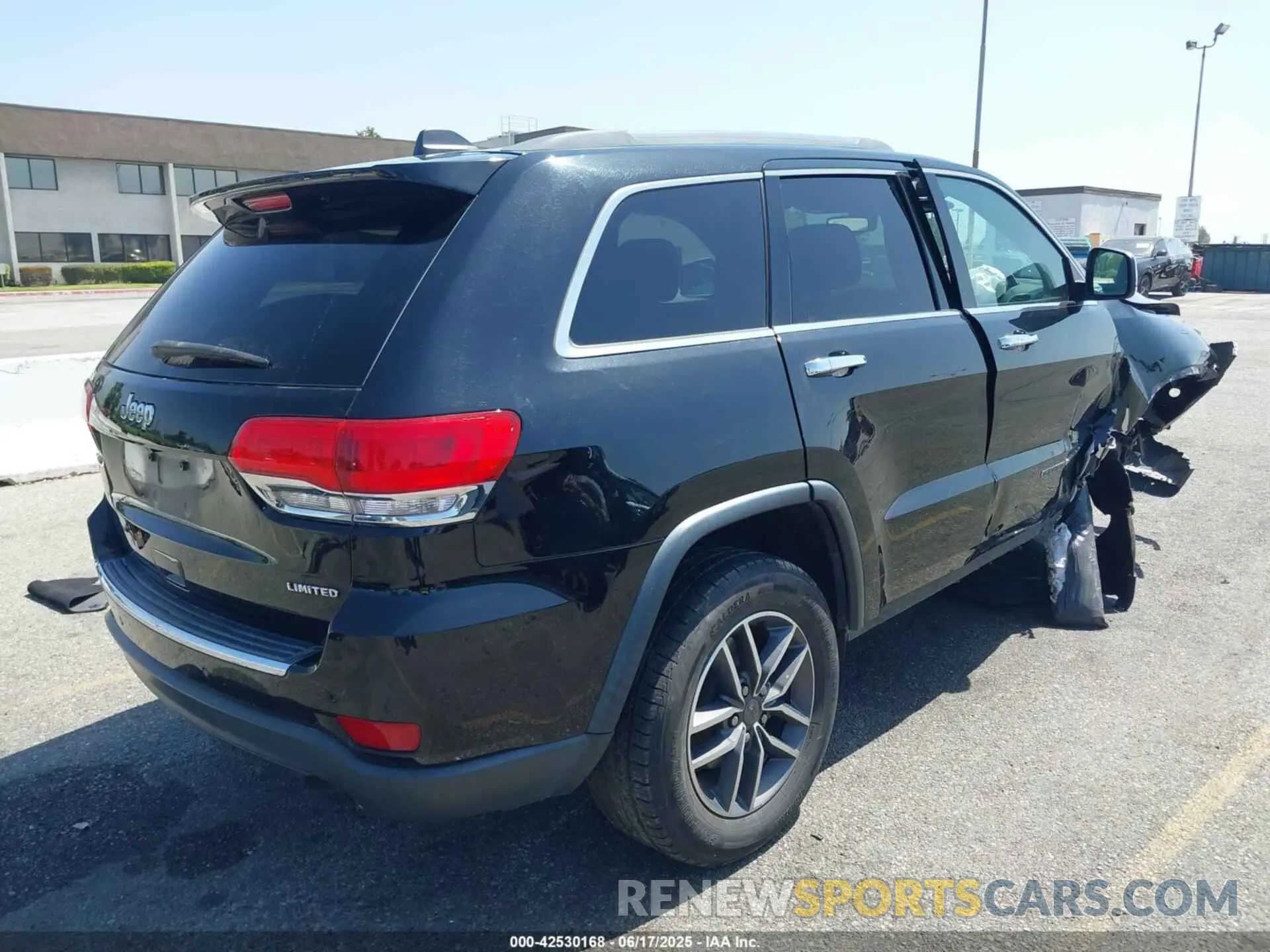 4 Photograph of a damaged car 1C4RJEBG5KC657227 JEEP GRAND CHEROKEE 2019