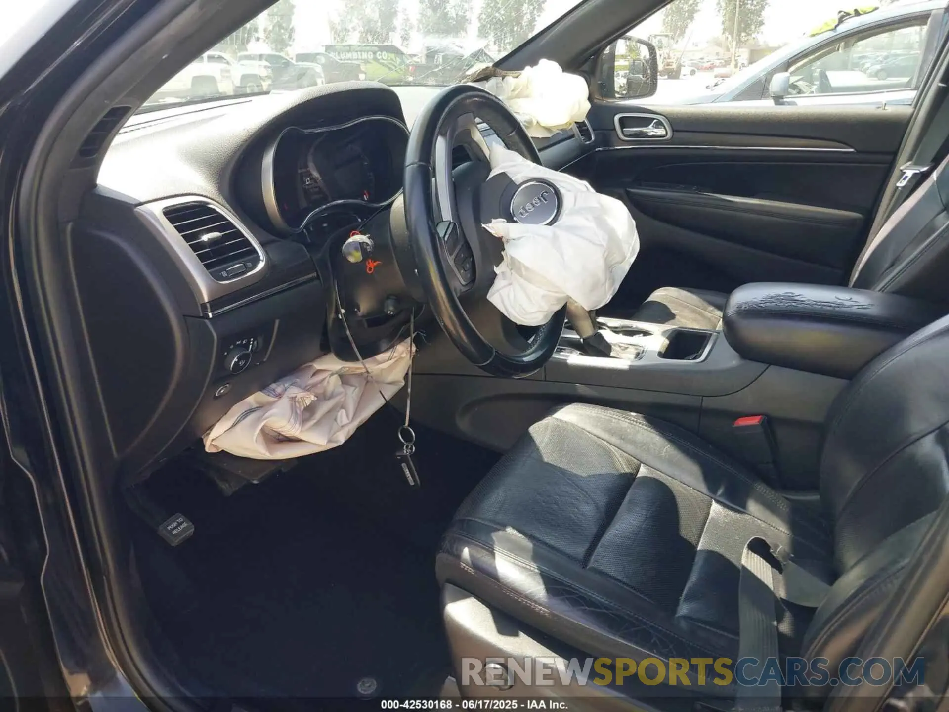 5 Photograph of a damaged car 1C4RJEBG5KC657227 JEEP GRAND CHEROKEE 2019