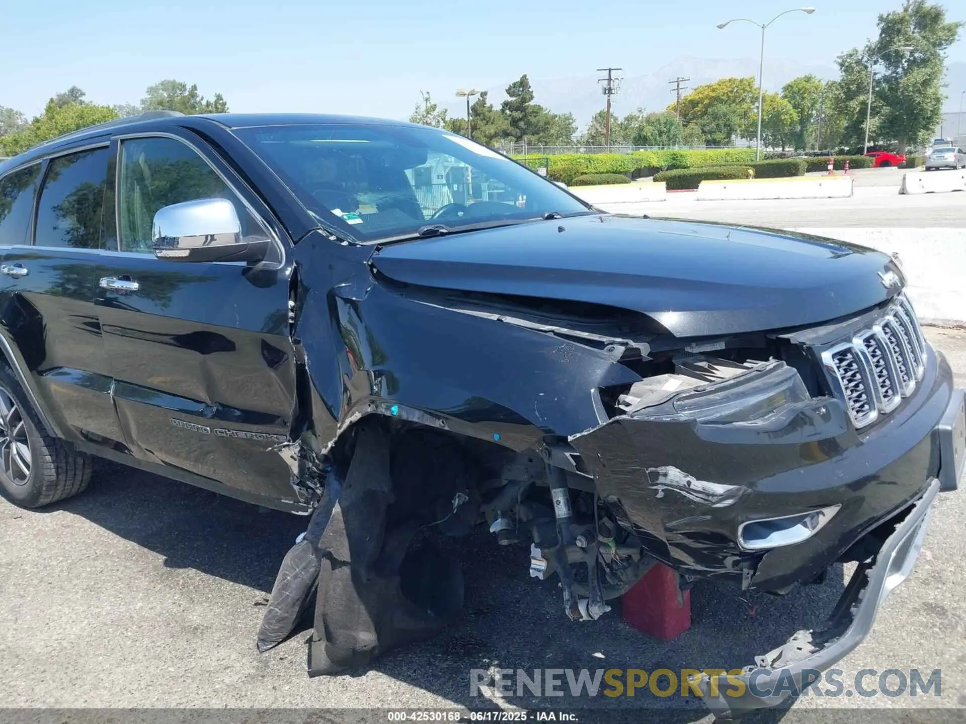 6 Photograph of a damaged car 1C4RJEBG5KC657227 JEEP GRAND CHEROKEE 2019