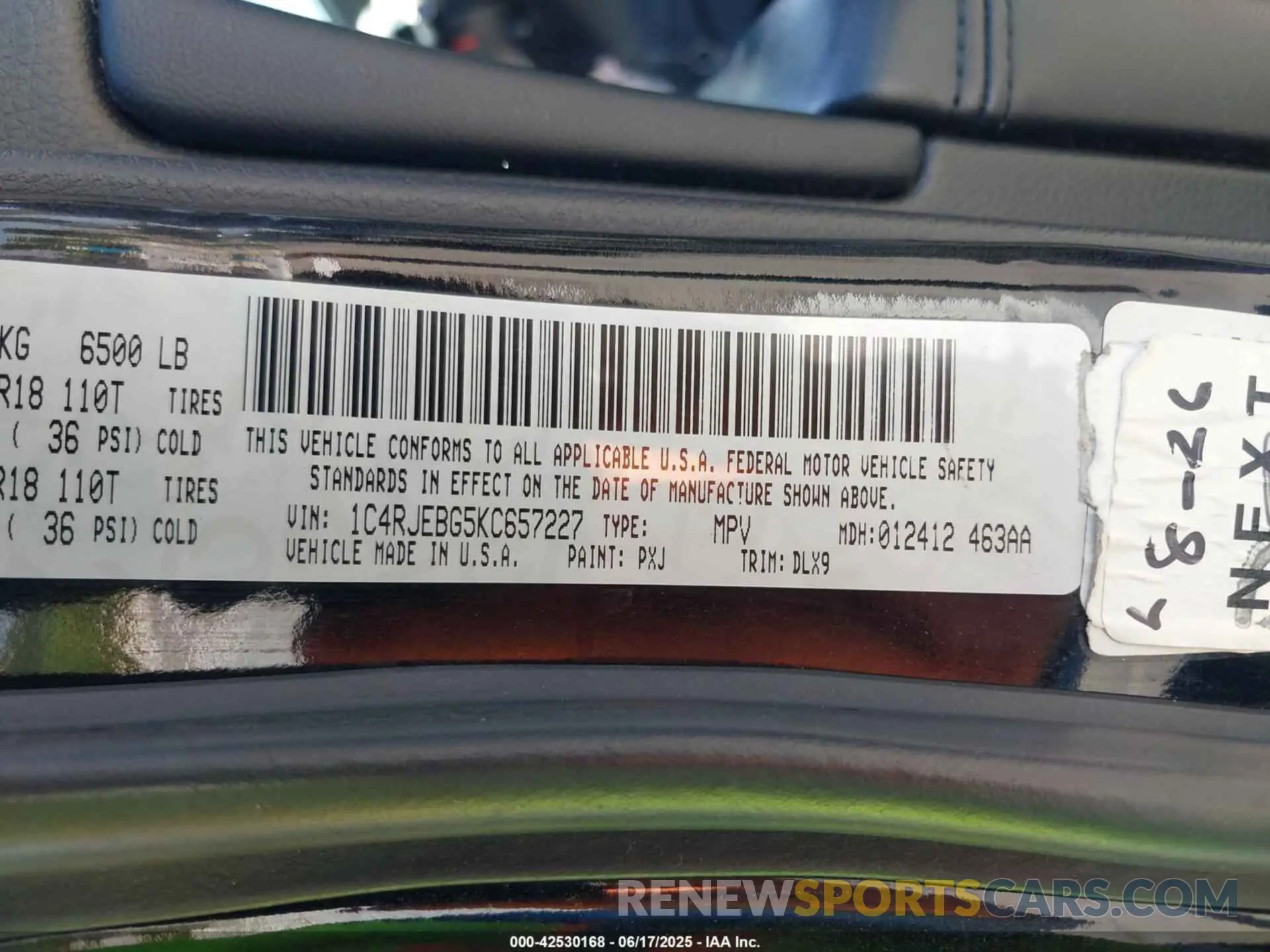 9 Photograph of a damaged car 1C4RJEBG5KC657227 JEEP GRAND CHEROKEE 2019