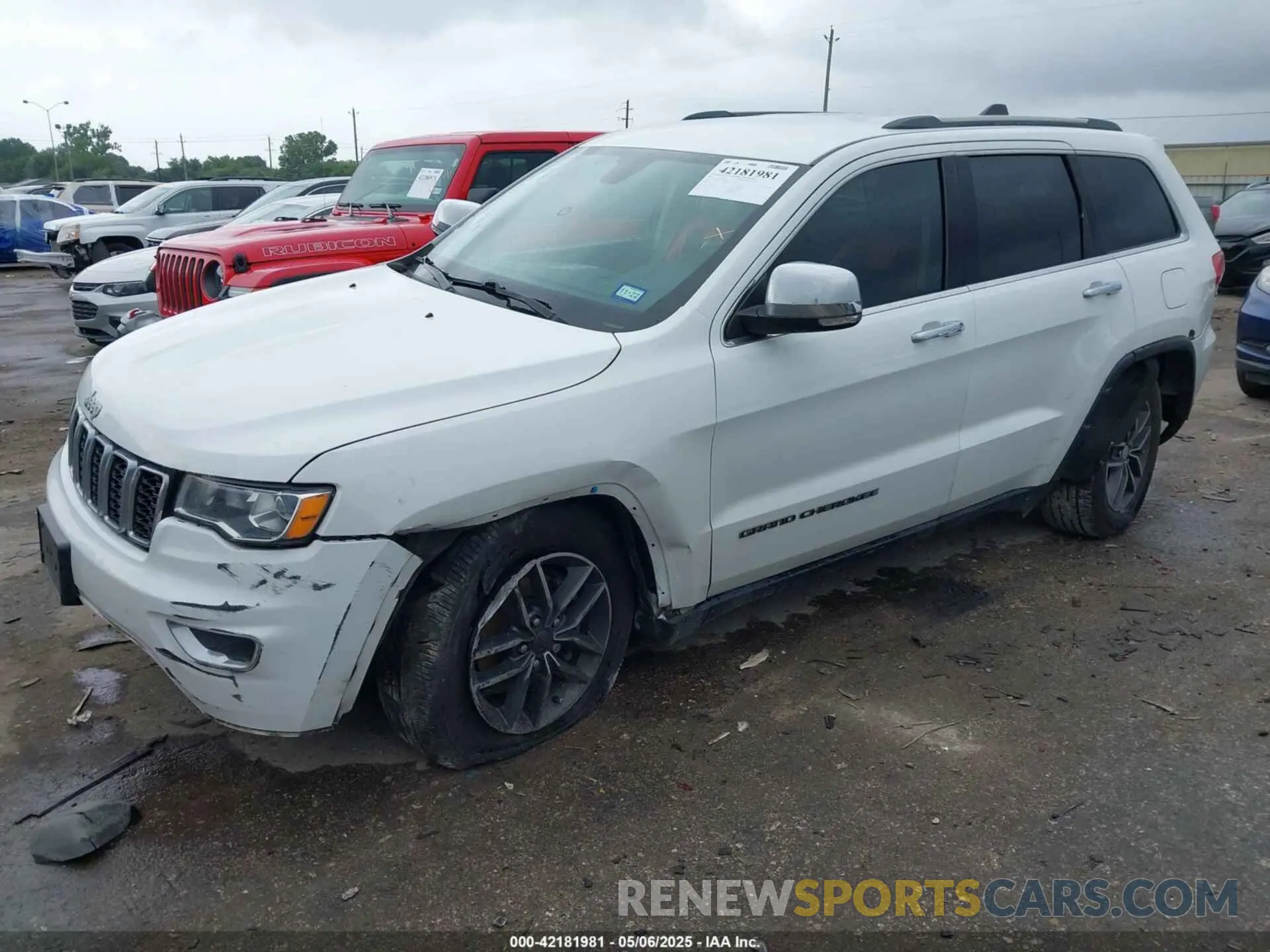 2 Photograph of a damaged car 1C4RJEBG5KC816926 JEEP GRAND CHEROKEE 2019