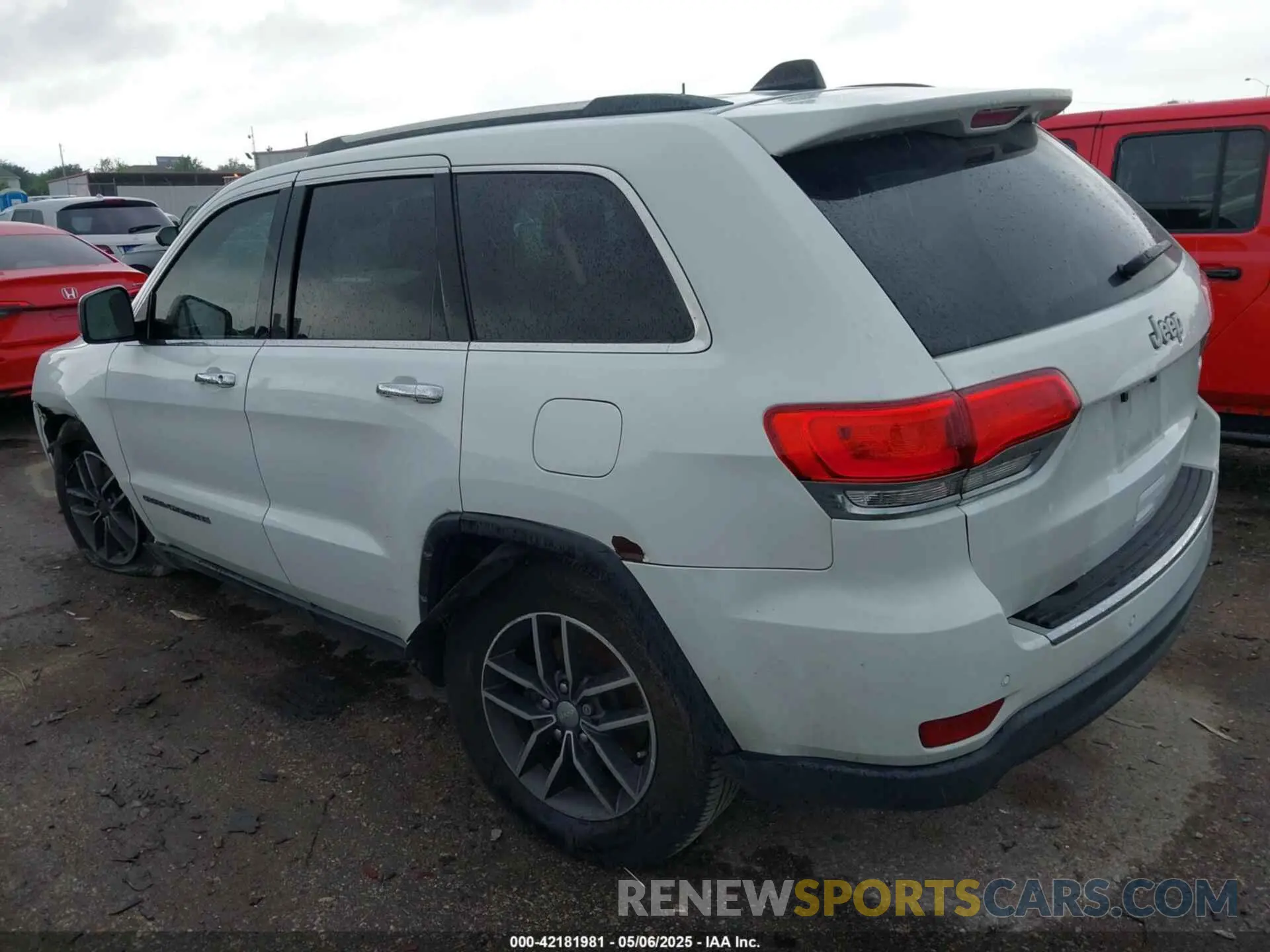 3 Photograph of a damaged car 1C4RJEBG5KC816926 JEEP GRAND CHEROKEE 2019