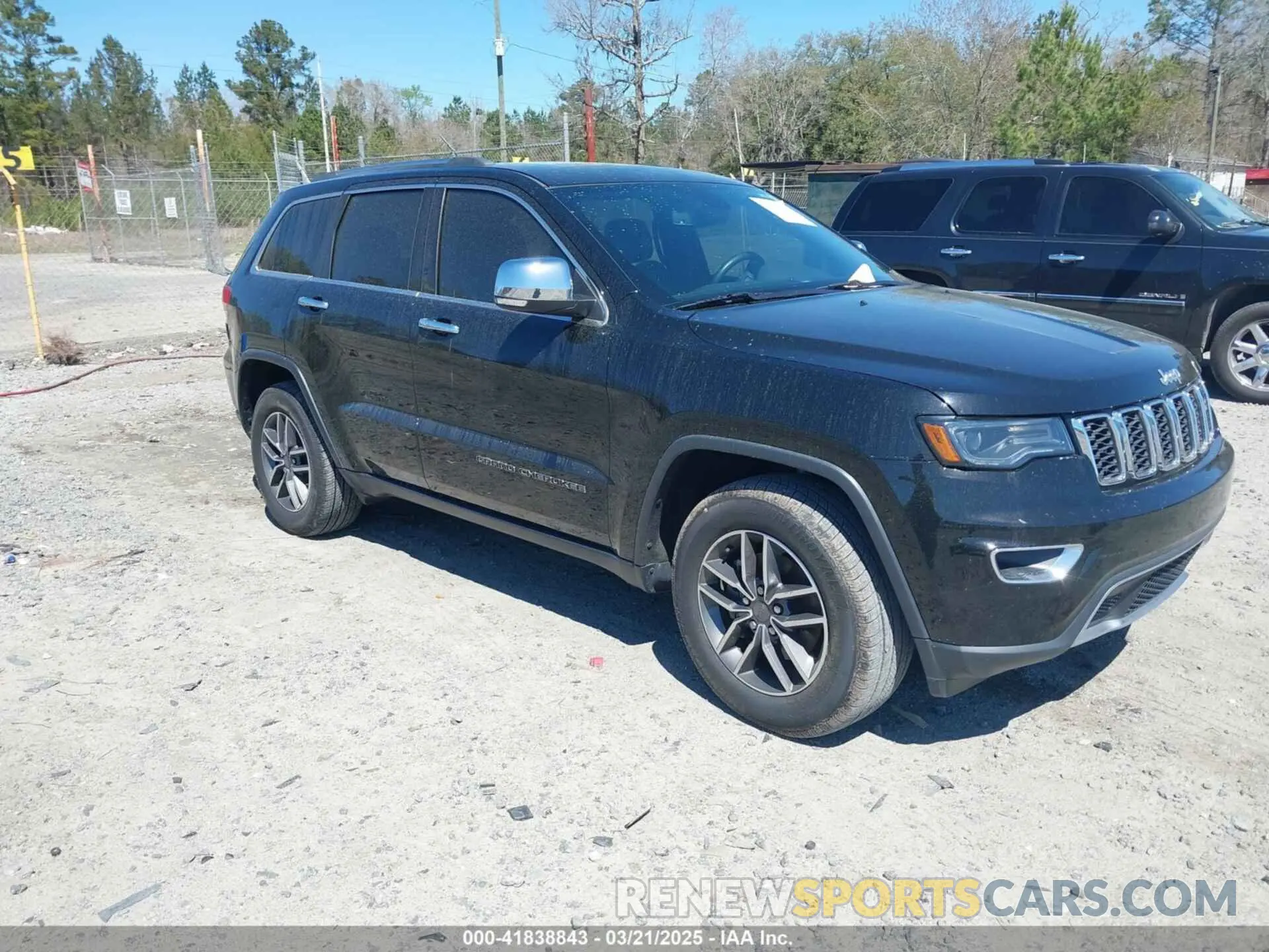 1 Photograph of a damaged car 1C4RJEBG6KC698028 JEEP GRAND CHEROKEE 2019