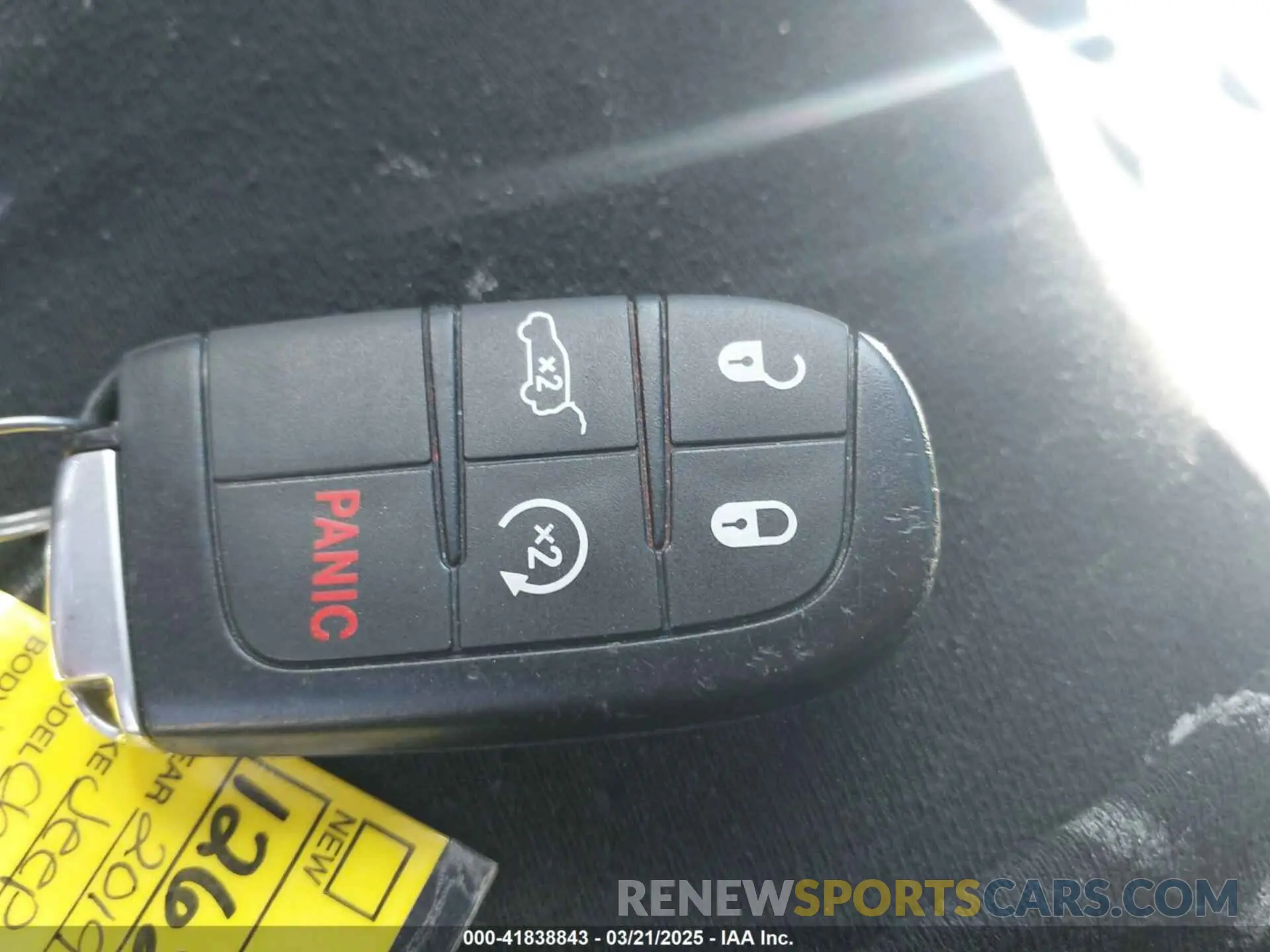 11 Photograph of a damaged car 1C4RJEBG6KC698028 JEEP GRAND CHEROKEE 2019