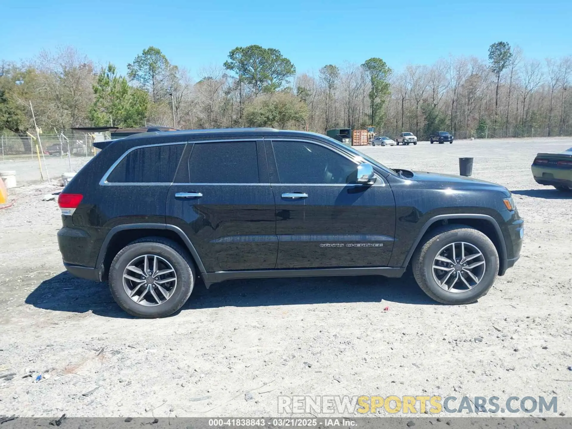 13 Photograph of a damaged car 1C4RJEBG6KC698028 JEEP GRAND CHEROKEE 2019