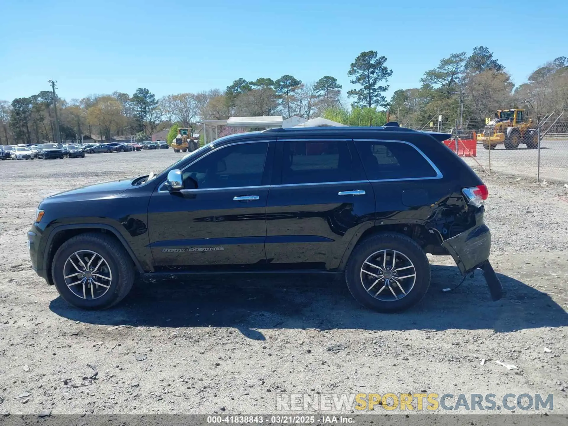 14 Photograph of a damaged car 1C4RJEBG6KC698028 JEEP GRAND CHEROKEE 2019