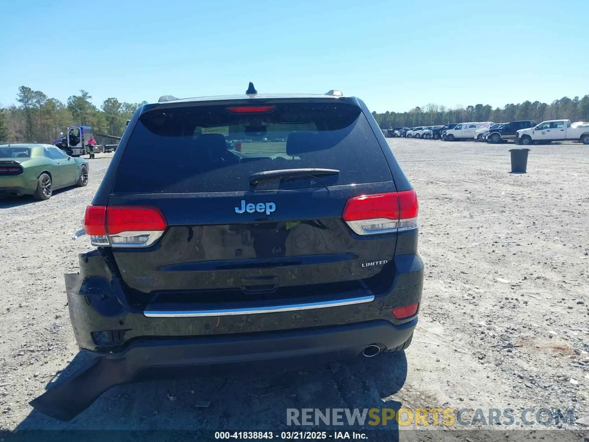 16 Photograph of a damaged car 1C4RJEBG6KC698028 JEEP GRAND CHEROKEE 2019