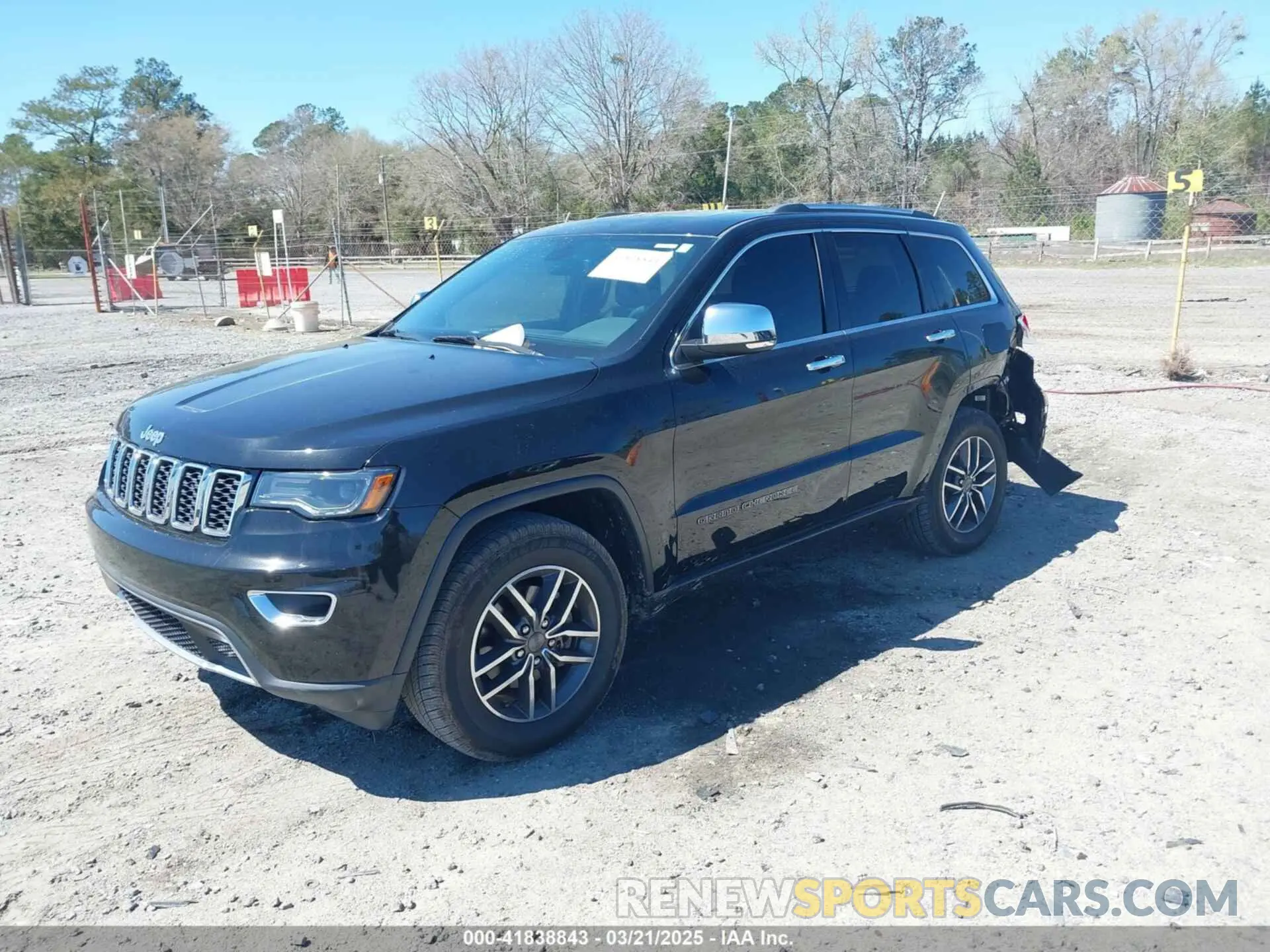 2 Photograph of a damaged car 1C4RJEBG6KC698028 JEEP GRAND CHEROKEE 2019
