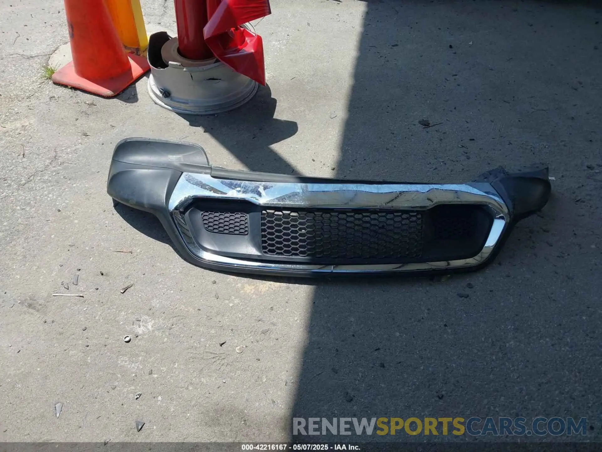 11 Photograph of a damaged car 1C4RJEBG7KC530267 JEEP GRAND CHEROKEE 2019