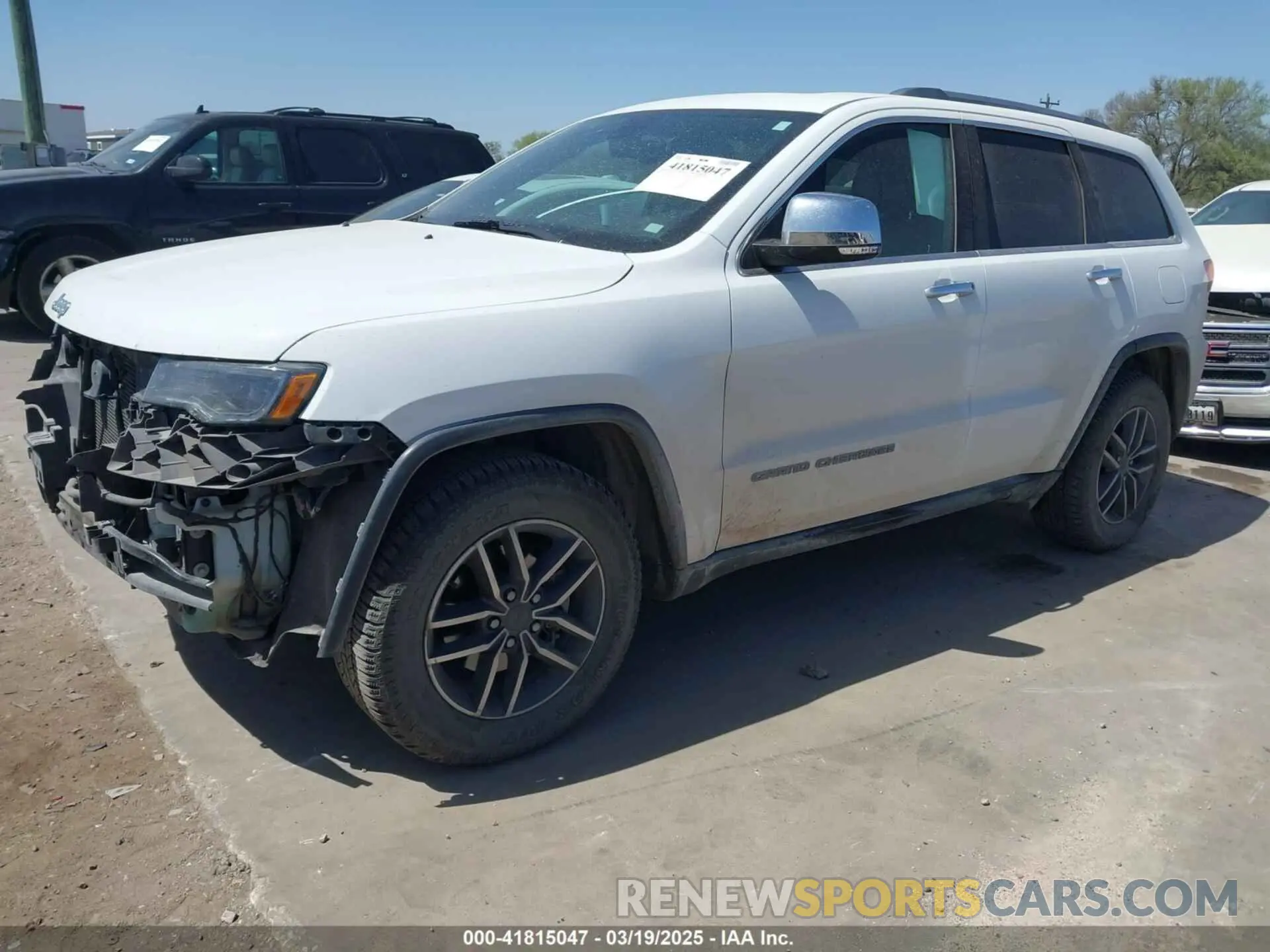 2 Photograph of a damaged car 1C4RJEBG7KC680587 JEEP GRAND CHEROKEE 2019