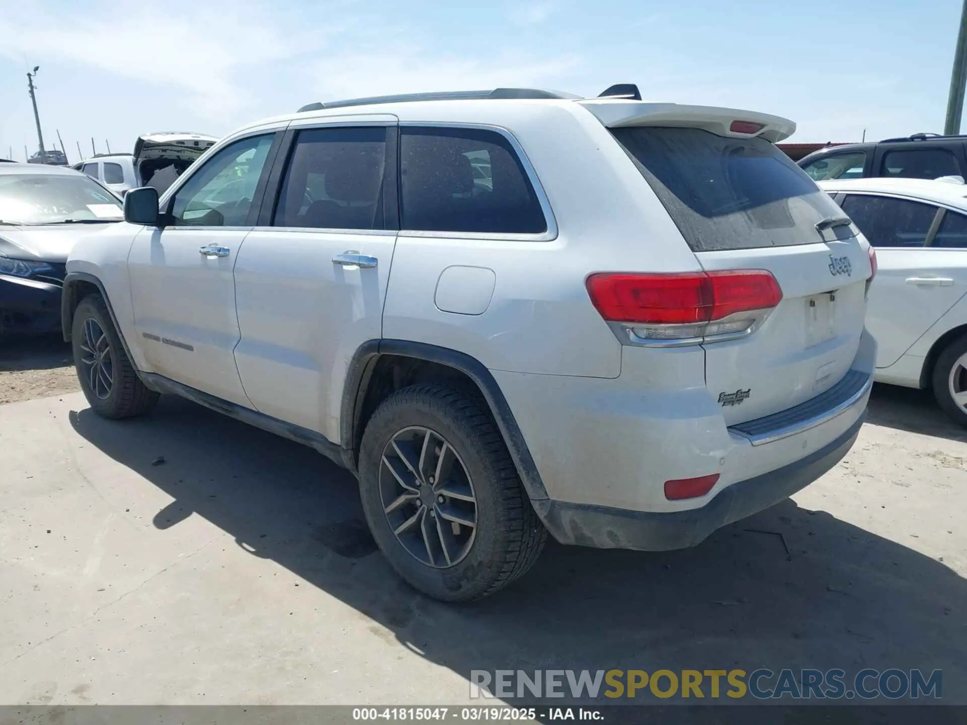 3 Photograph of a damaged car 1C4RJEBG7KC680587 JEEP GRAND CHEROKEE 2019