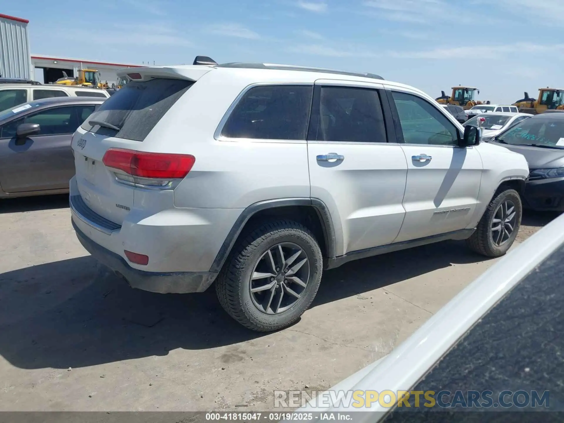 4 Photograph of a damaged car 1C4RJEBG7KC680587 JEEP GRAND CHEROKEE 2019