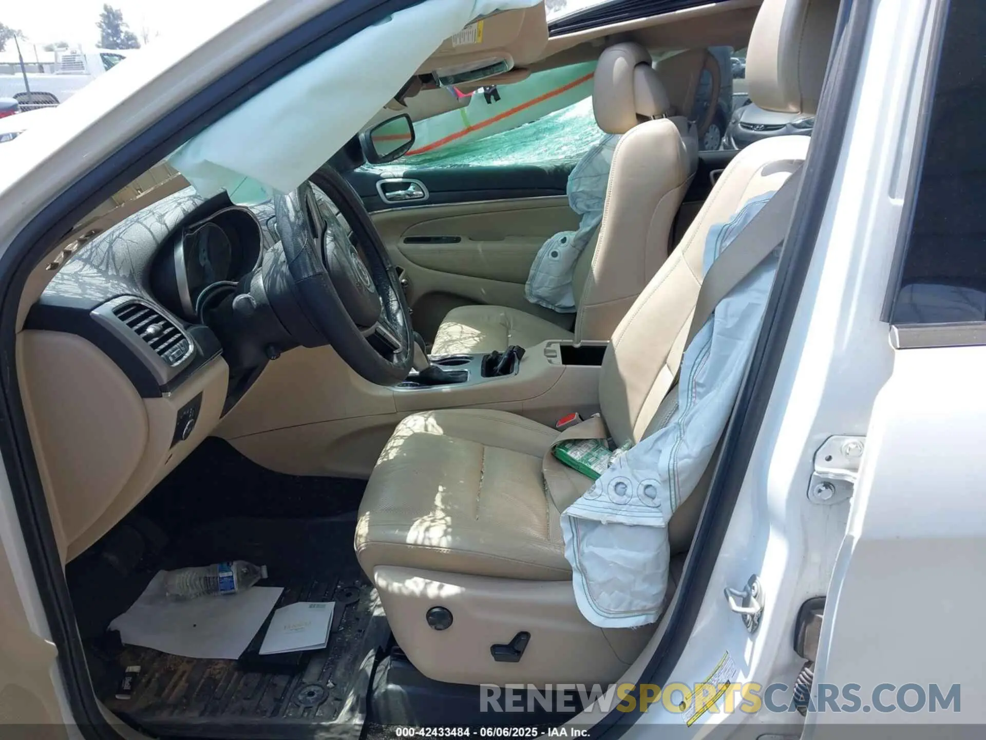 5 Photograph of a damaged car 1C4RJEBG7KC680959 JEEP GRAND CHEROKEE 2019