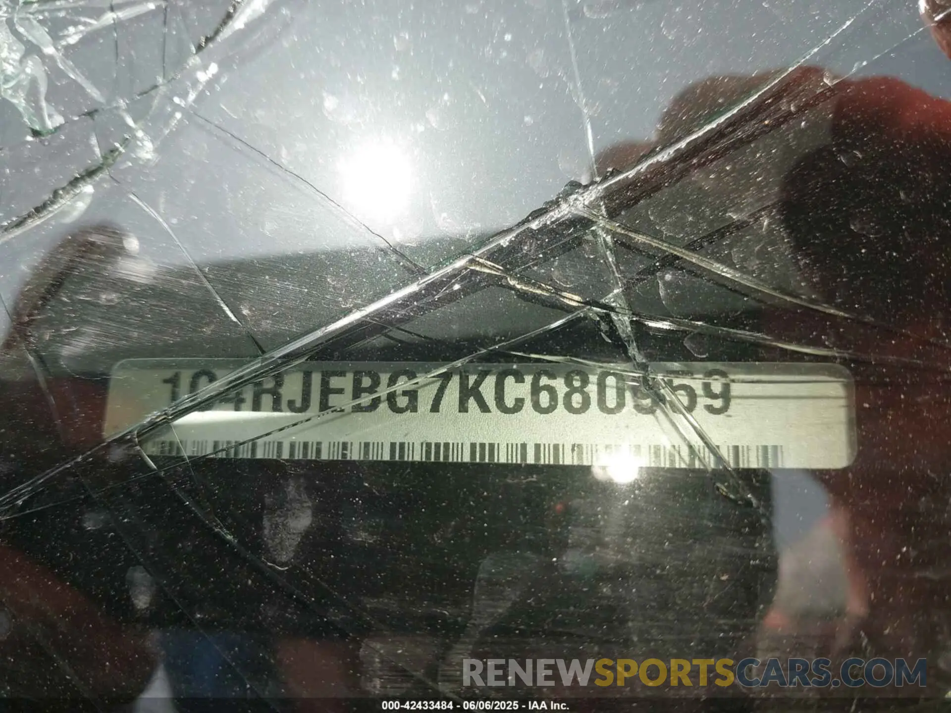 9 Photograph of a damaged car 1C4RJEBG7KC680959 JEEP GRAND CHEROKEE 2019