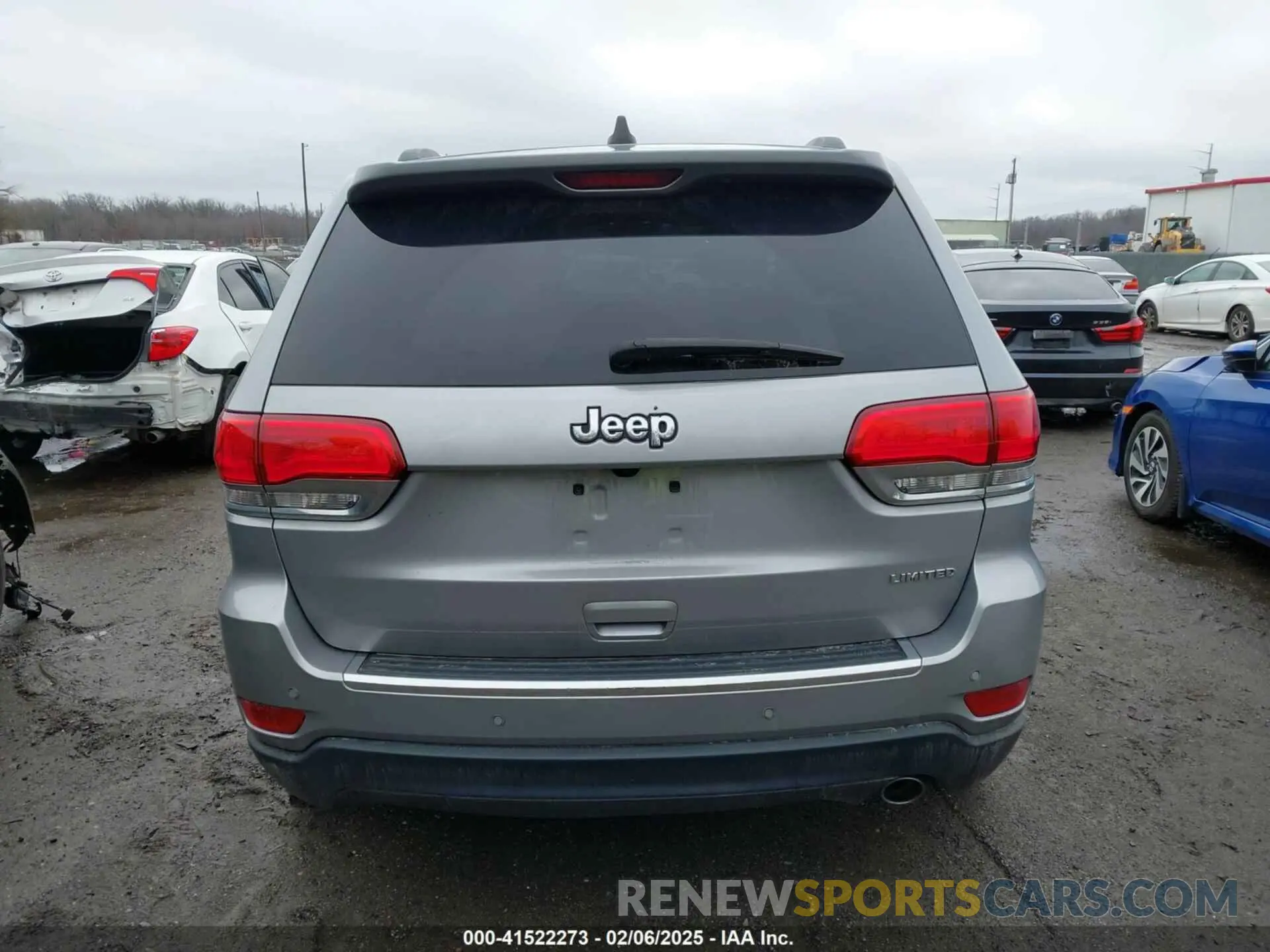 16 Photograph of a damaged car 1C4RJEBG7KC767888 JEEP GRAND CHEROKEE 2019