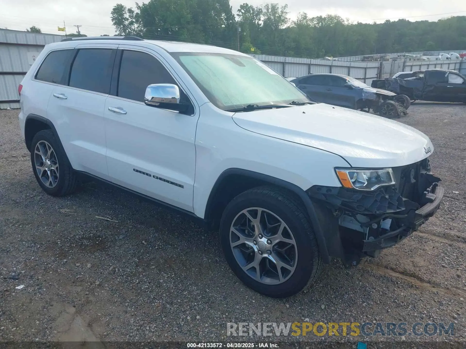 1 Photograph of a damaged car 1C4RJEBG8KC556313 JEEP GRAND CHEROKEE 2019