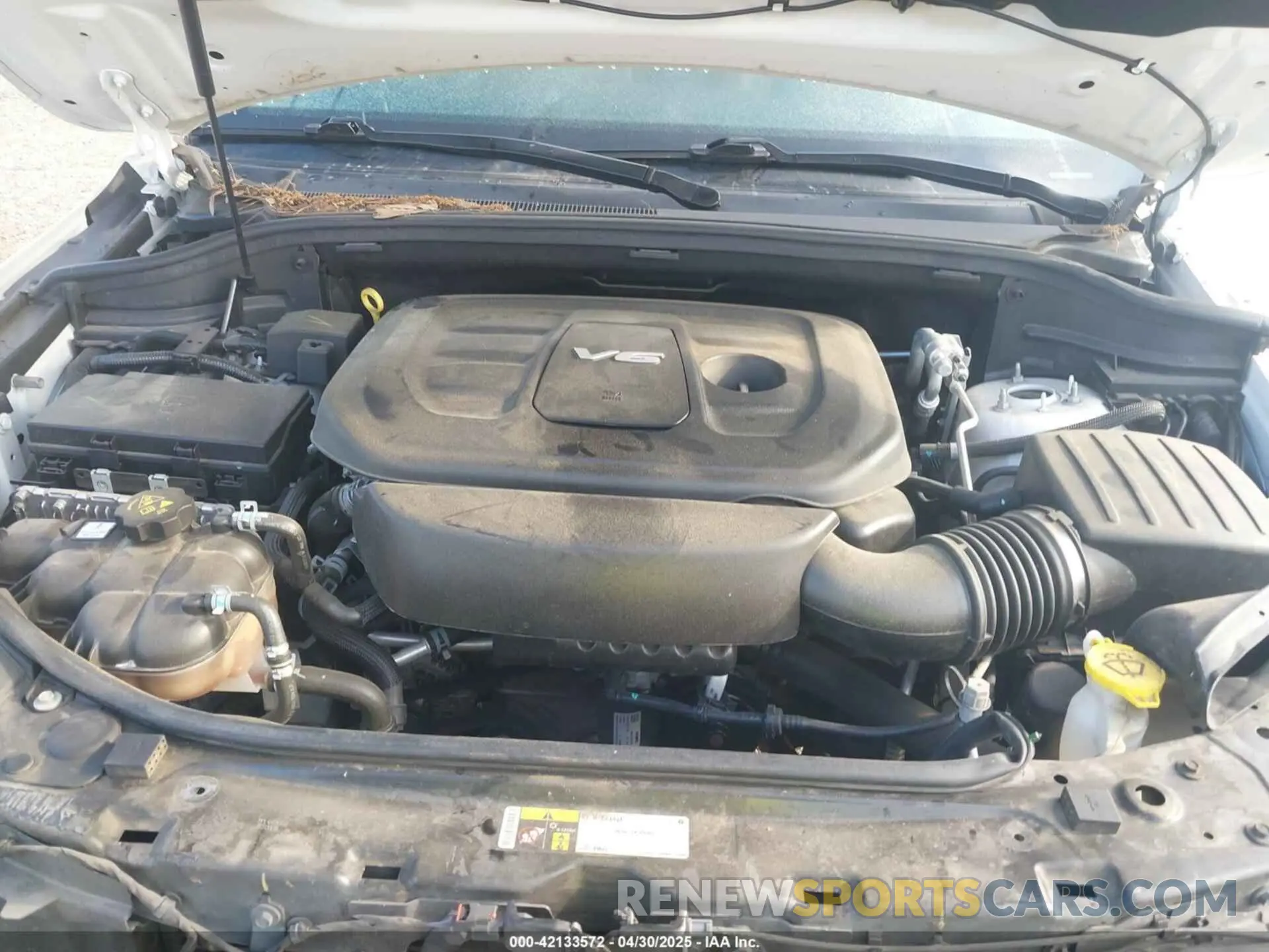 10 Photograph of a damaged car 1C4RJEBG8KC556313 JEEP GRAND CHEROKEE 2019