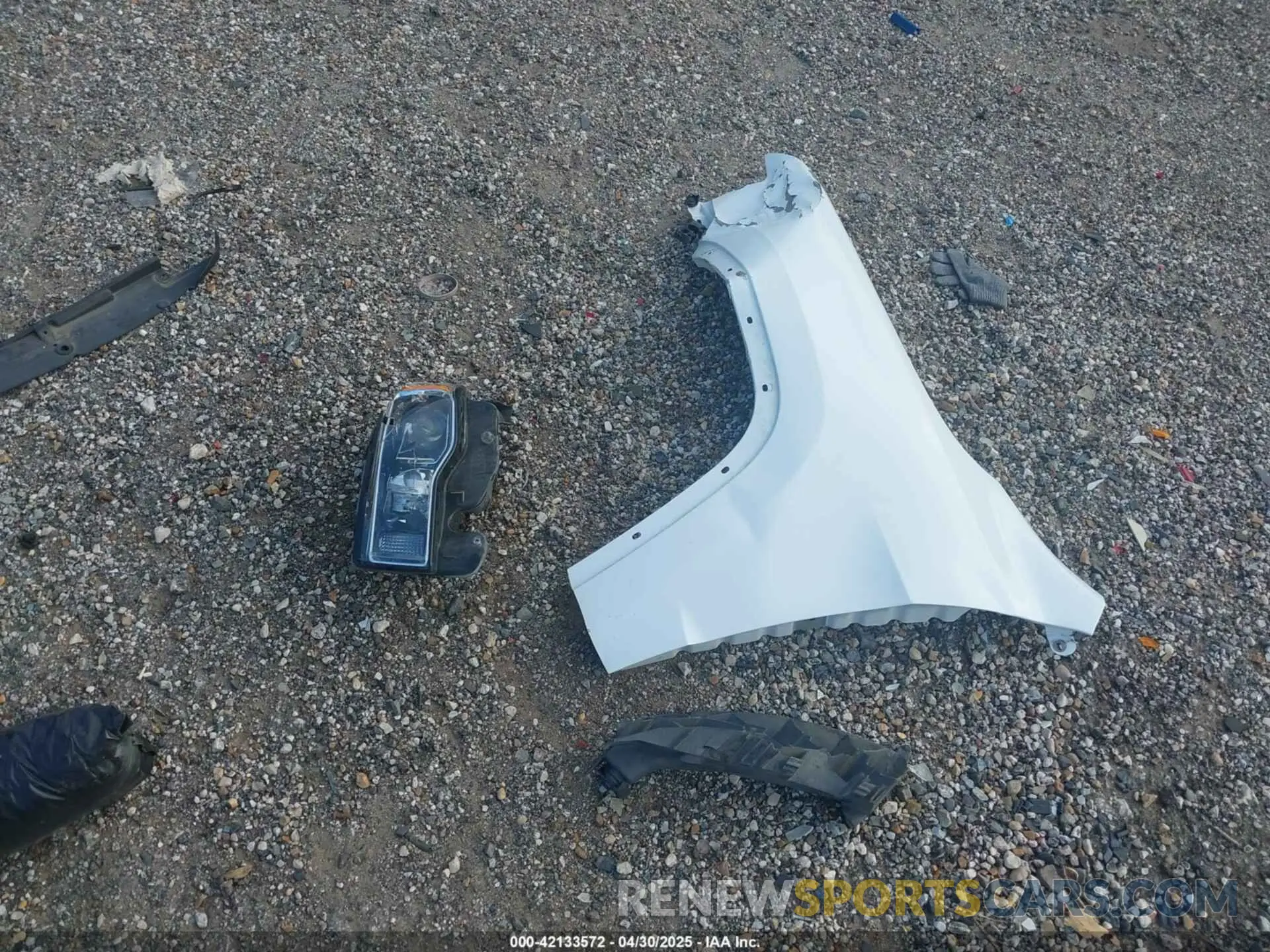 12 Photograph of a damaged car 1C4RJEBG8KC556313 JEEP GRAND CHEROKEE 2019
