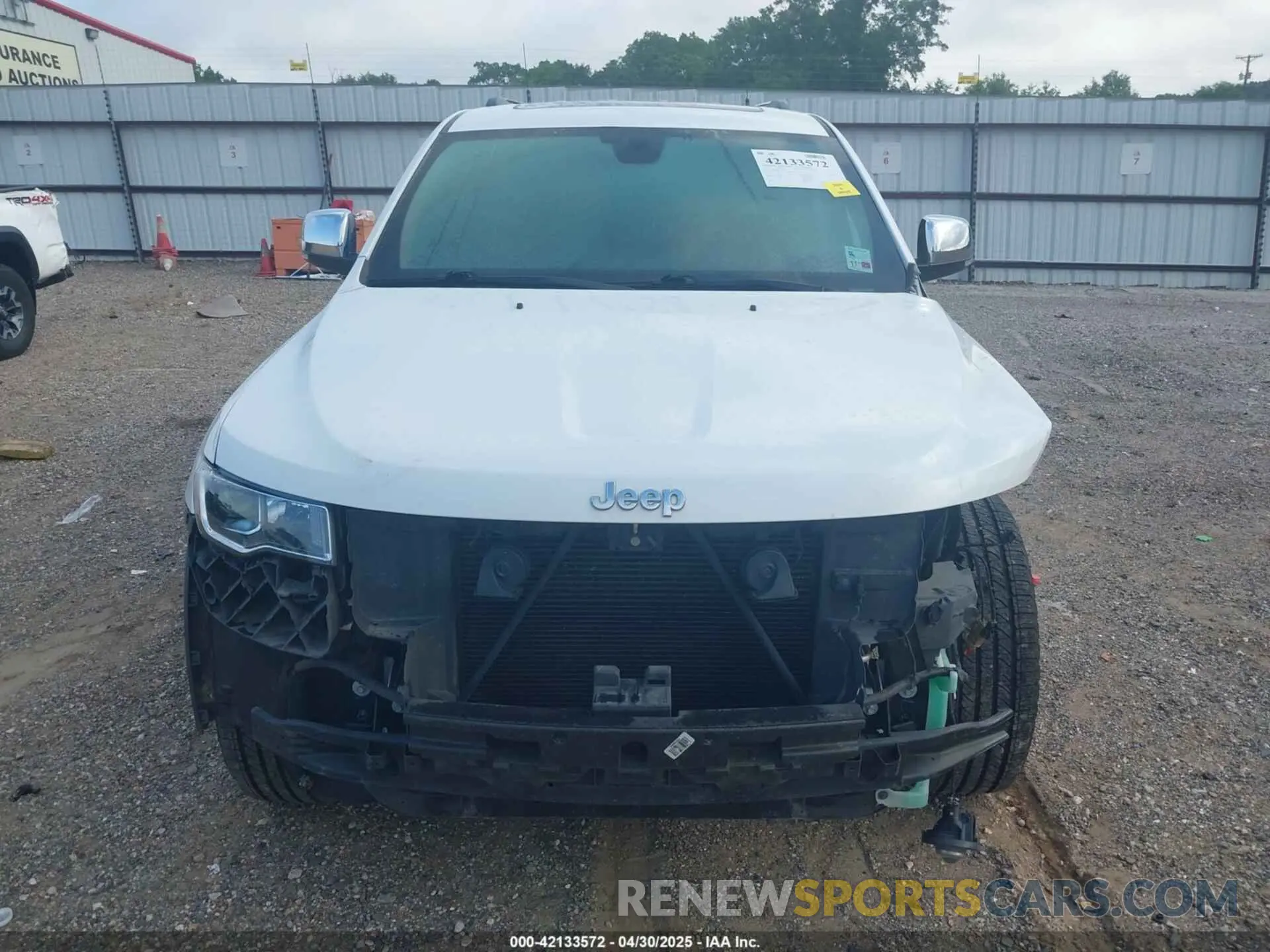 13 Photograph of a damaged car 1C4RJEBG8KC556313 JEEP GRAND CHEROKEE 2019