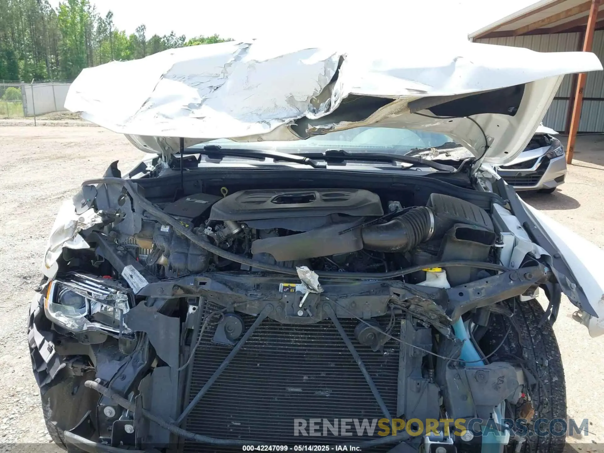 10 Photograph of a damaged car 1C4RJEBG8KC572978 JEEP GRAND CHEROKEE 2019