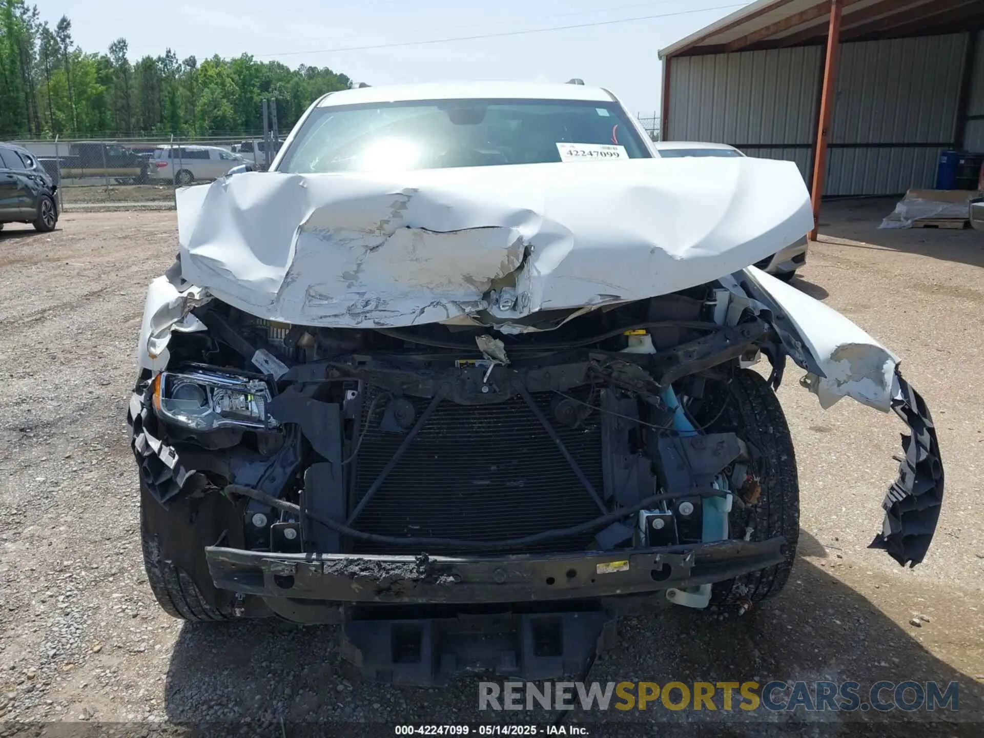 12 Photograph of a damaged car 1C4RJEBG8KC572978 JEEP GRAND CHEROKEE 2019