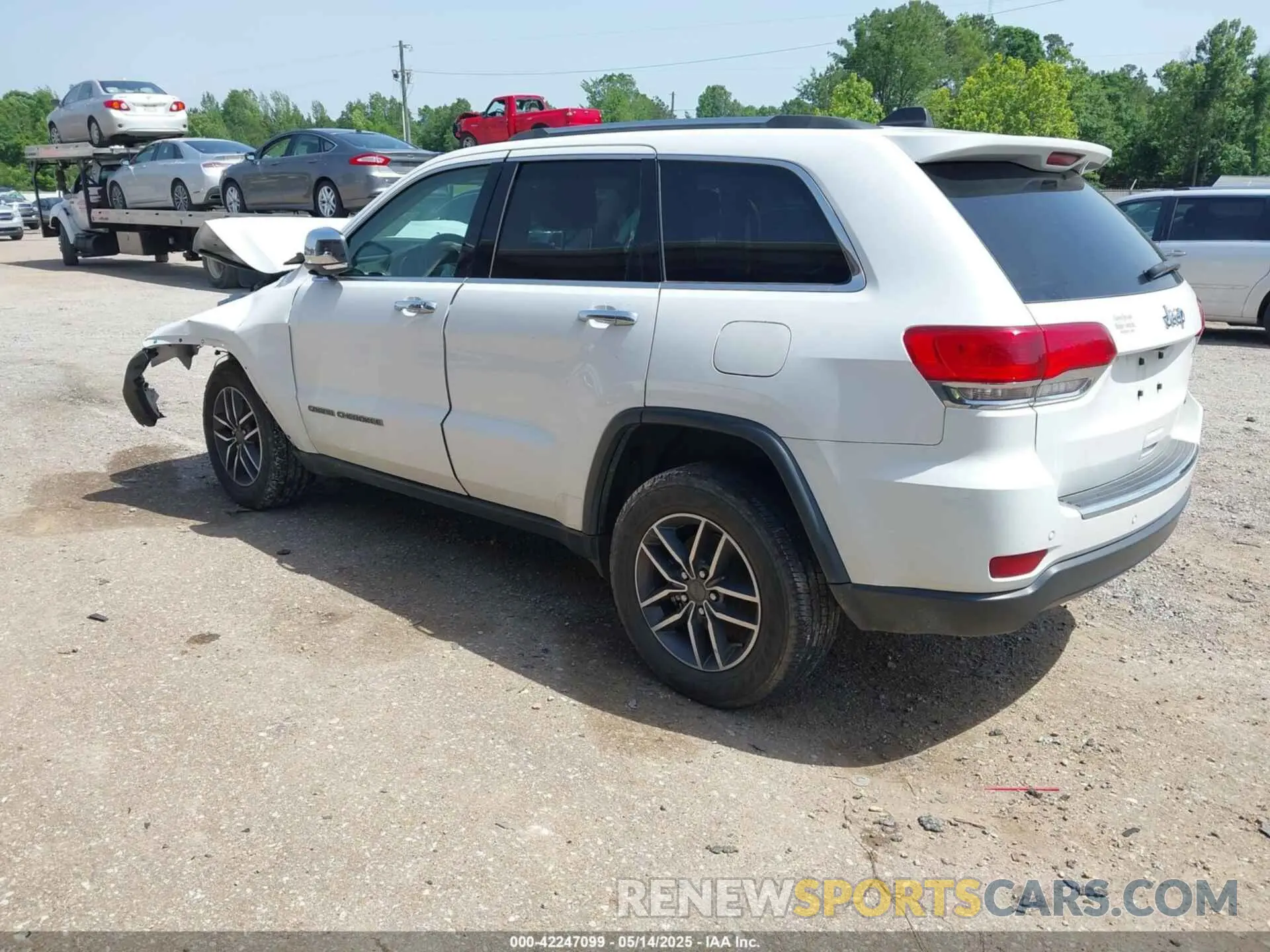 3 Photograph of a damaged car 1C4RJEBG8KC572978 JEEP GRAND CHEROKEE 2019