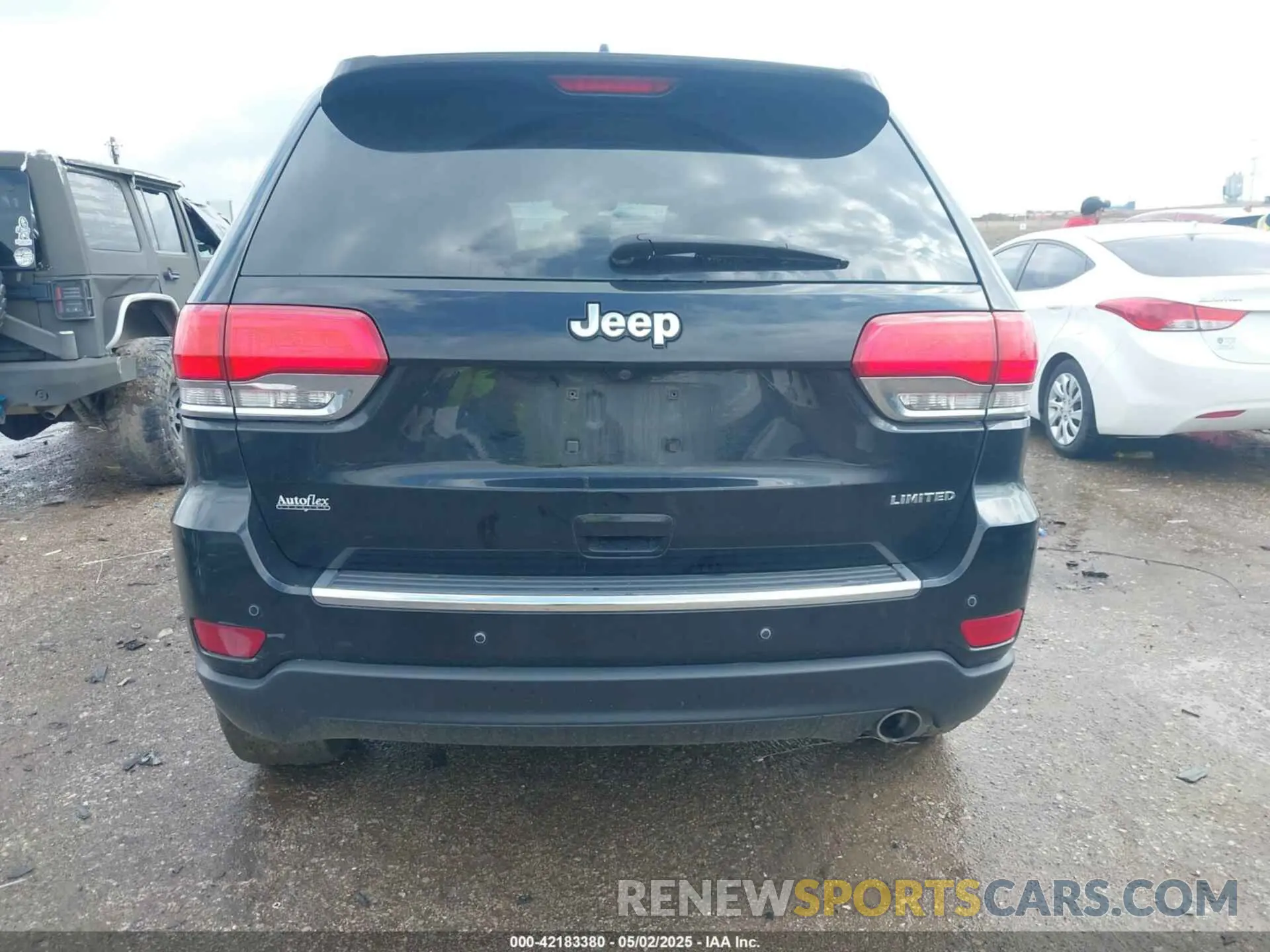 15 Photograph of a damaged car 1C4RJEBG8KC662311 JEEP GRAND CHEROKEE 2019