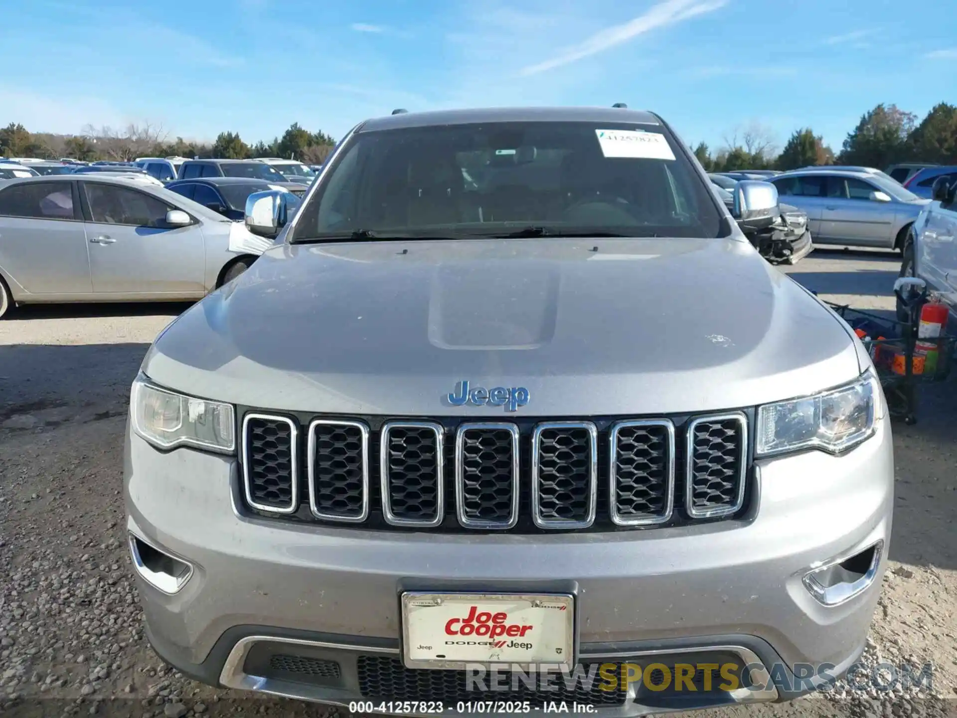 12 Photograph of a damaged car 1C4RJEBG8KC672286 JEEP GRAND CHEROKEE 2019