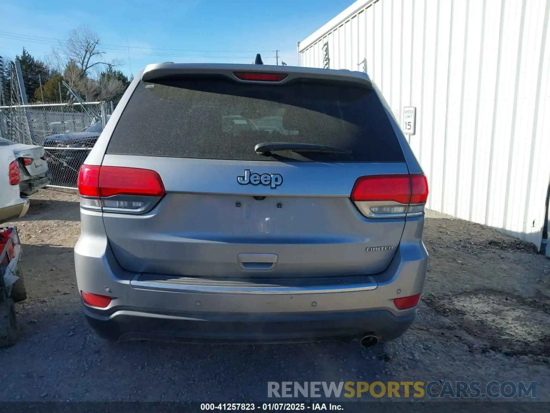 16 Photograph of a damaged car 1C4RJEBG8KC672286 JEEP GRAND CHEROKEE 2019