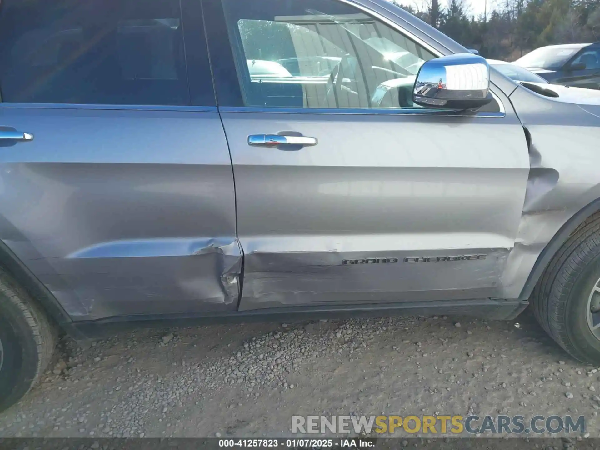 6 Photograph of a damaged car 1C4RJEBG8KC672286 JEEP GRAND CHEROKEE 2019