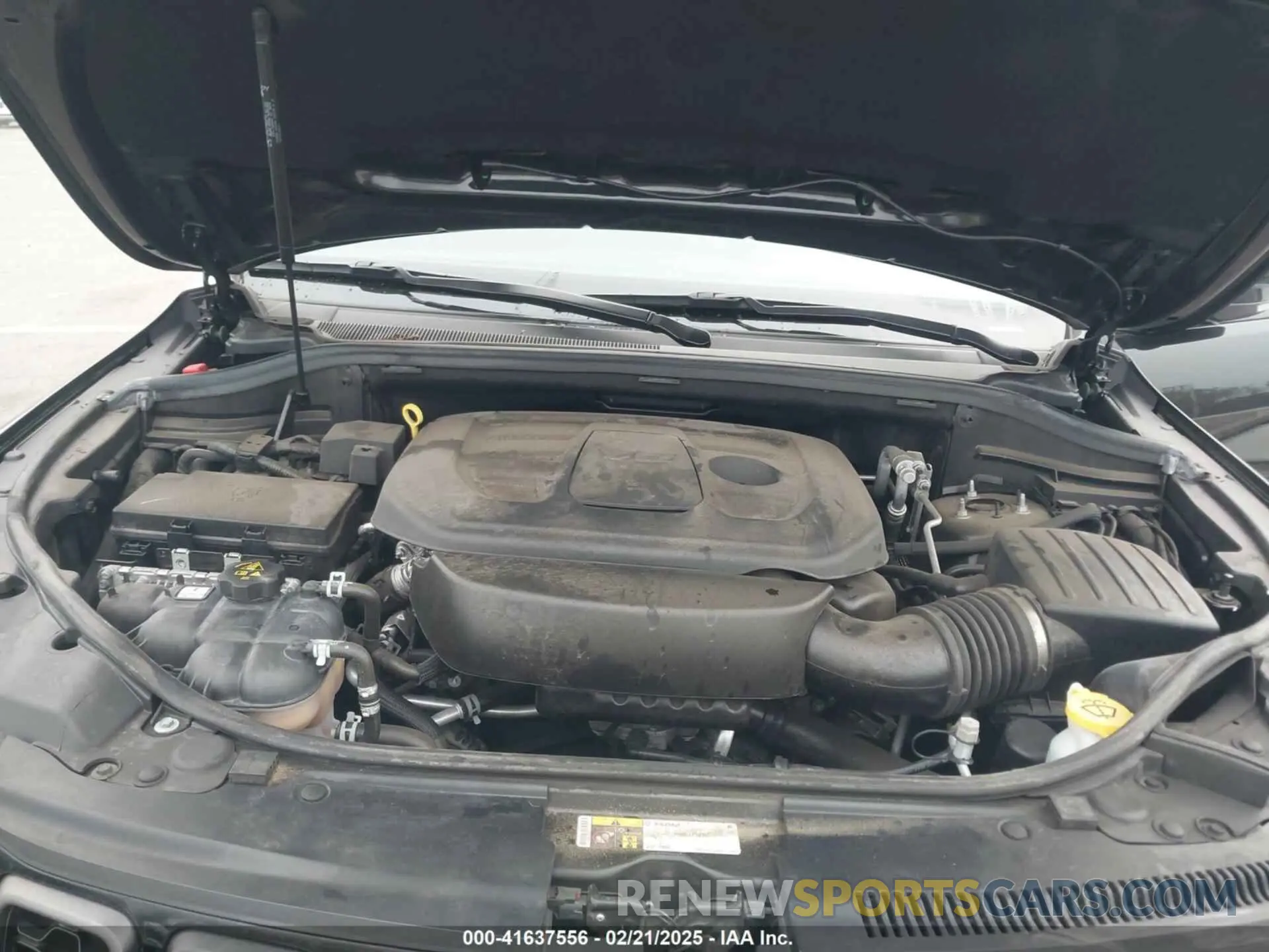 10 Photograph of a damaged car 1C4RJEBG8KC672823 JEEP GRAND CHEROKEE 2019