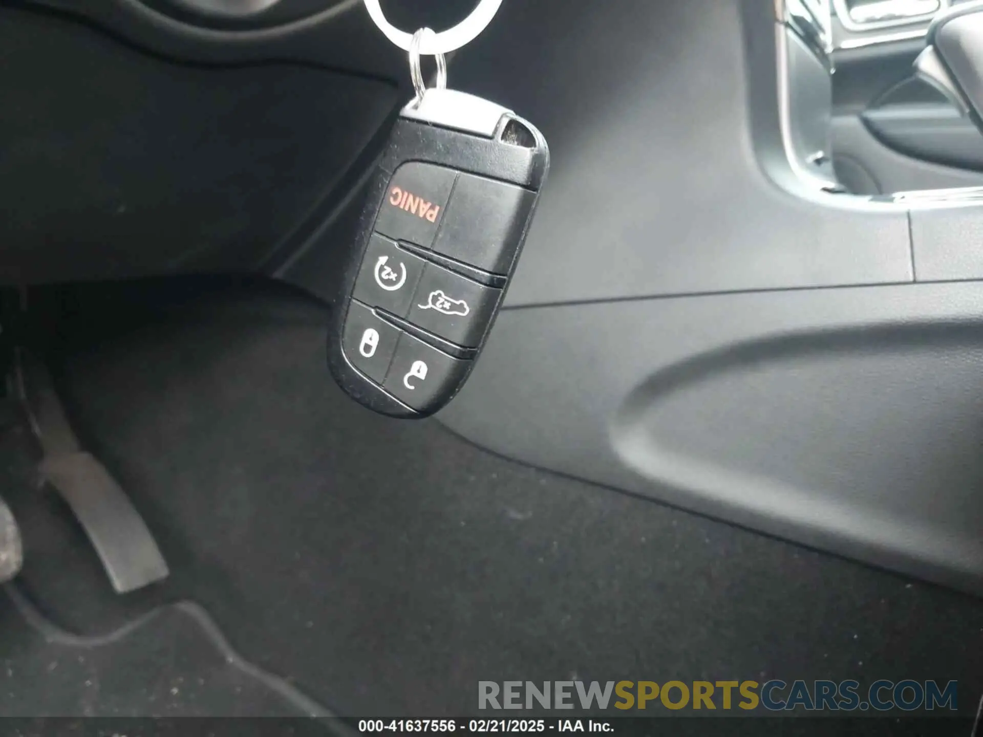 11 Photograph of a damaged car 1C4RJEBG8KC672823 JEEP GRAND CHEROKEE 2019