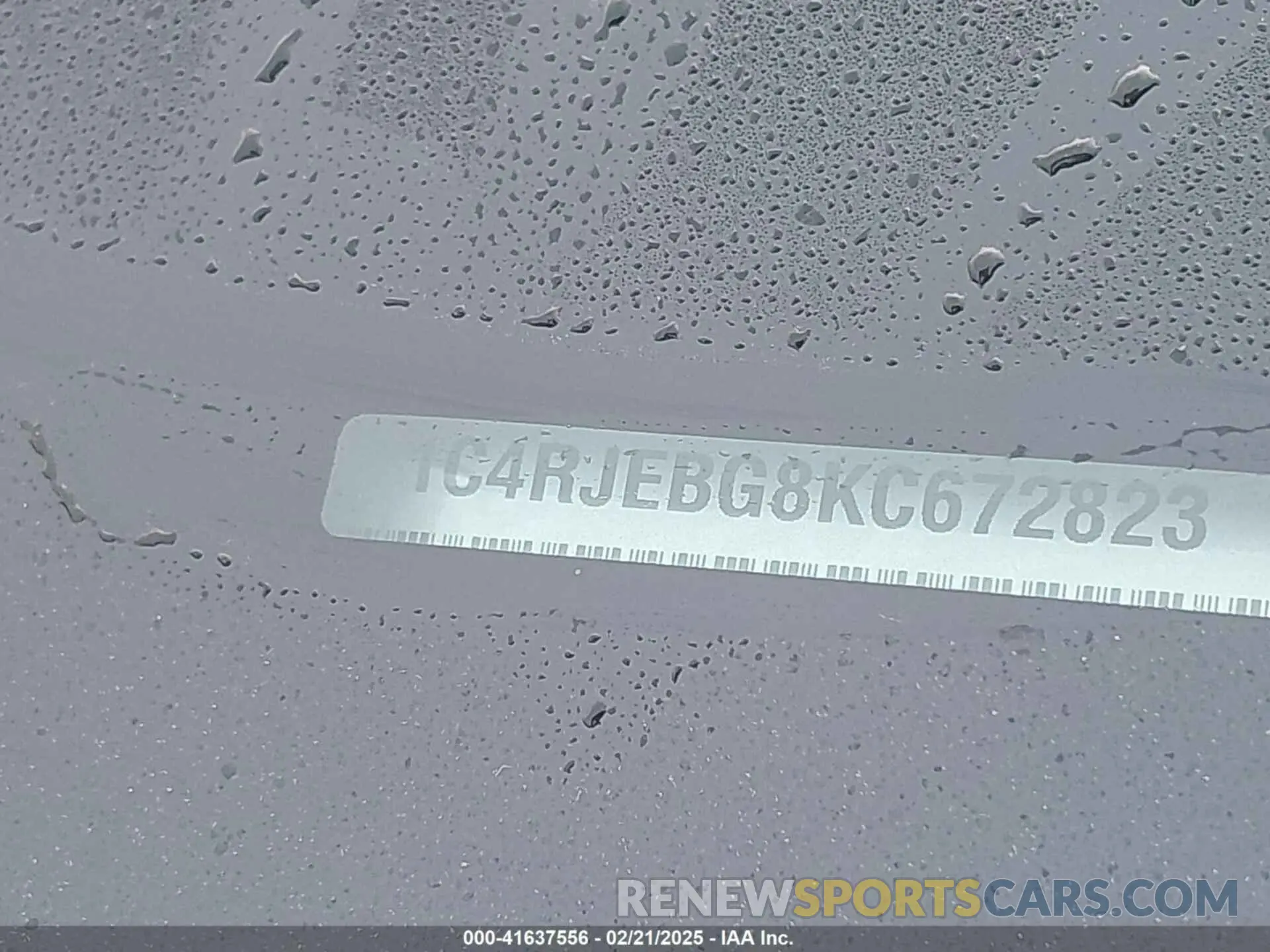 9 Photograph of a damaged car 1C4RJEBG8KC672823 JEEP GRAND CHEROKEE 2019