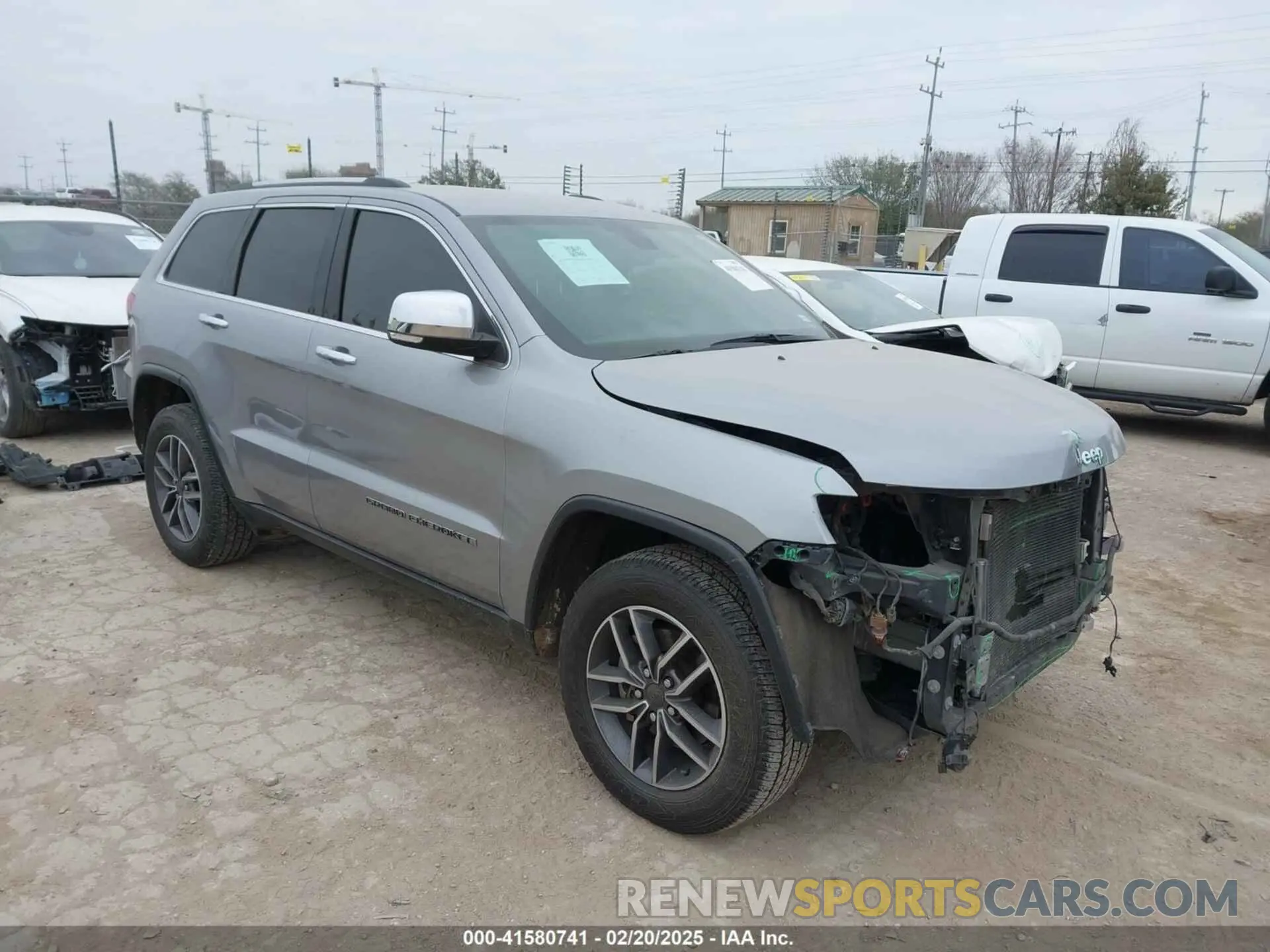 1 Photograph of a damaged car 1C4RJEBG8KC752297 JEEP GRAND CHEROKEE 2019