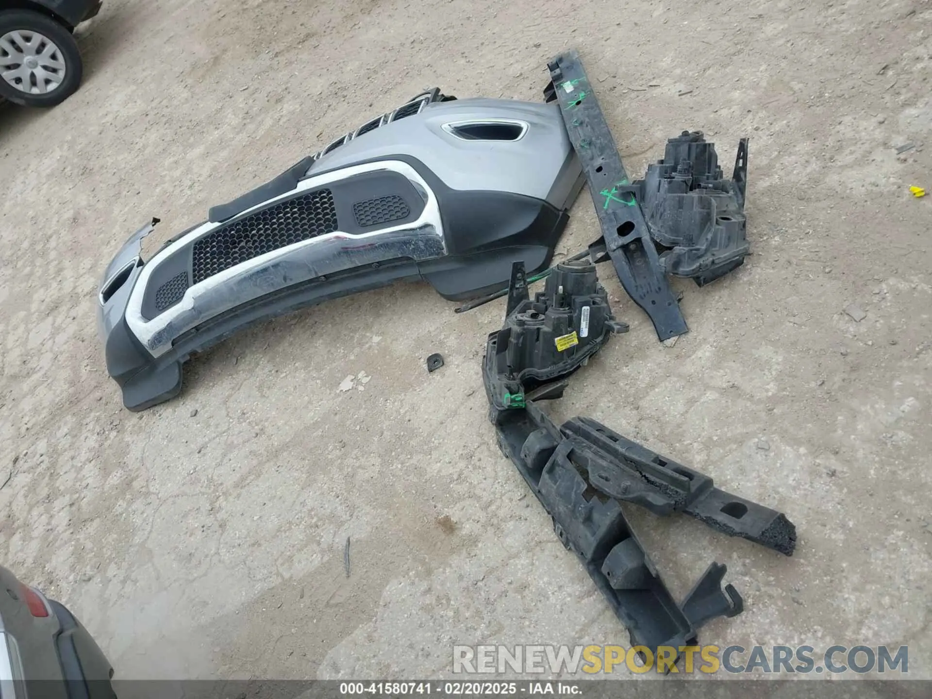 12 Photograph of a damaged car 1C4RJEBG8KC752297 JEEP GRAND CHEROKEE 2019