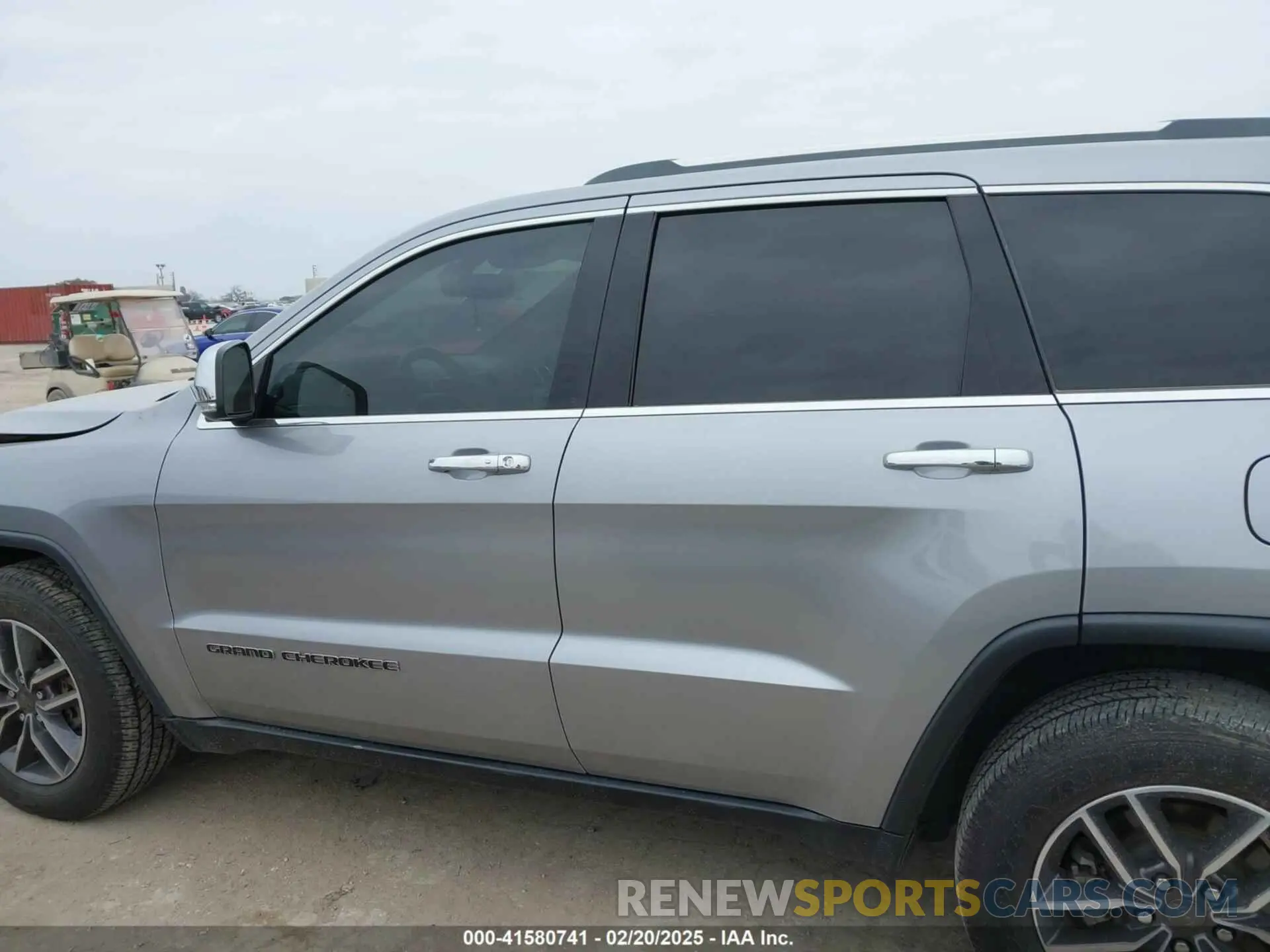 15 Photograph of a damaged car 1C4RJEBG8KC752297 JEEP GRAND CHEROKEE 2019
