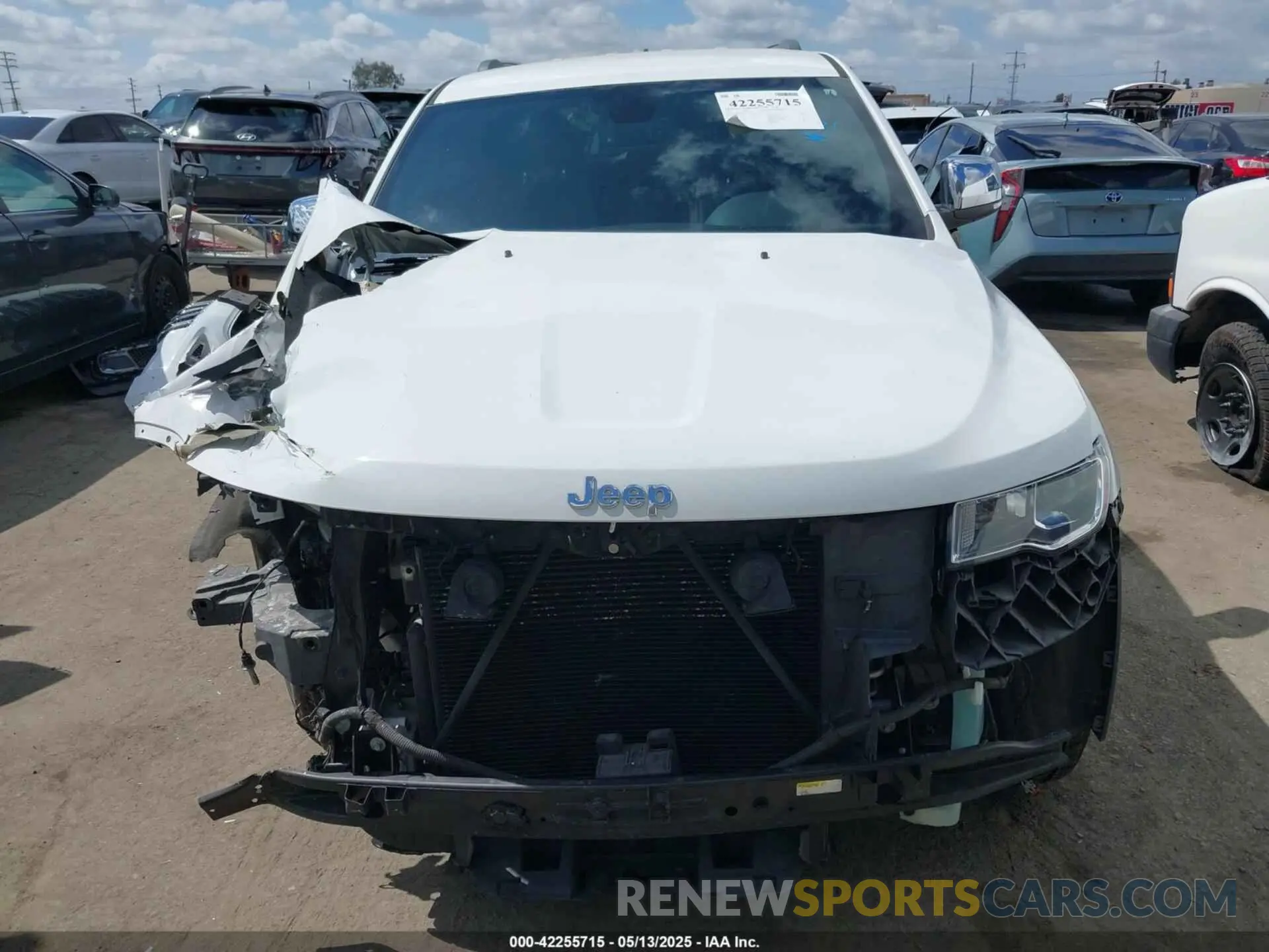 13 Photograph of a damaged car 1C4RJEBG8KC789978 JEEP GRAND CHEROKEE 2019