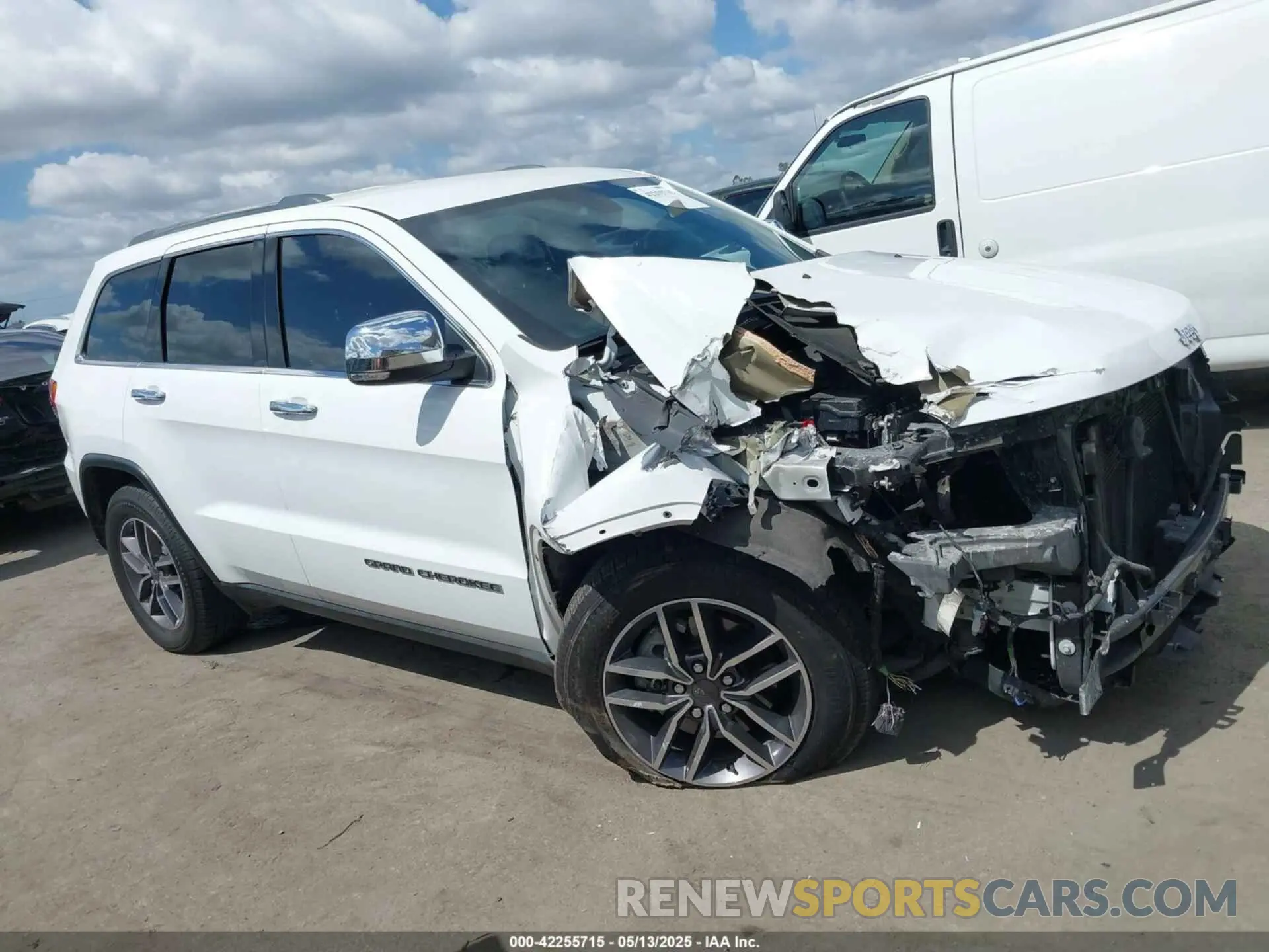 14 Photograph of a damaged car 1C4RJEBG8KC789978 JEEP GRAND CHEROKEE 2019