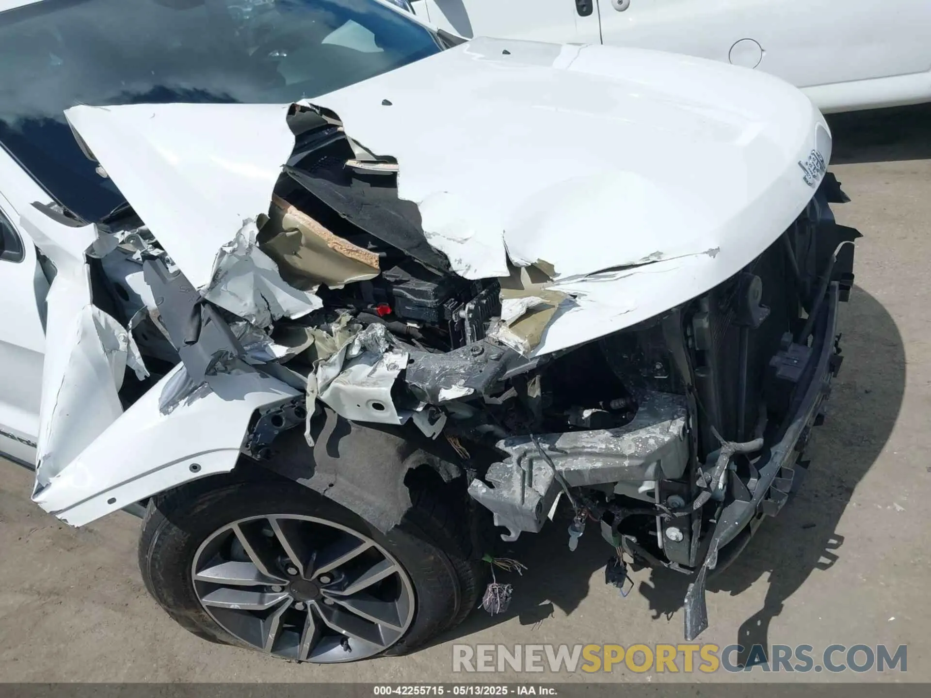 6 Photograph of a damaged car 1C4RJEBG8KC789978 JEEP GRAND CHEROKEE 2019
