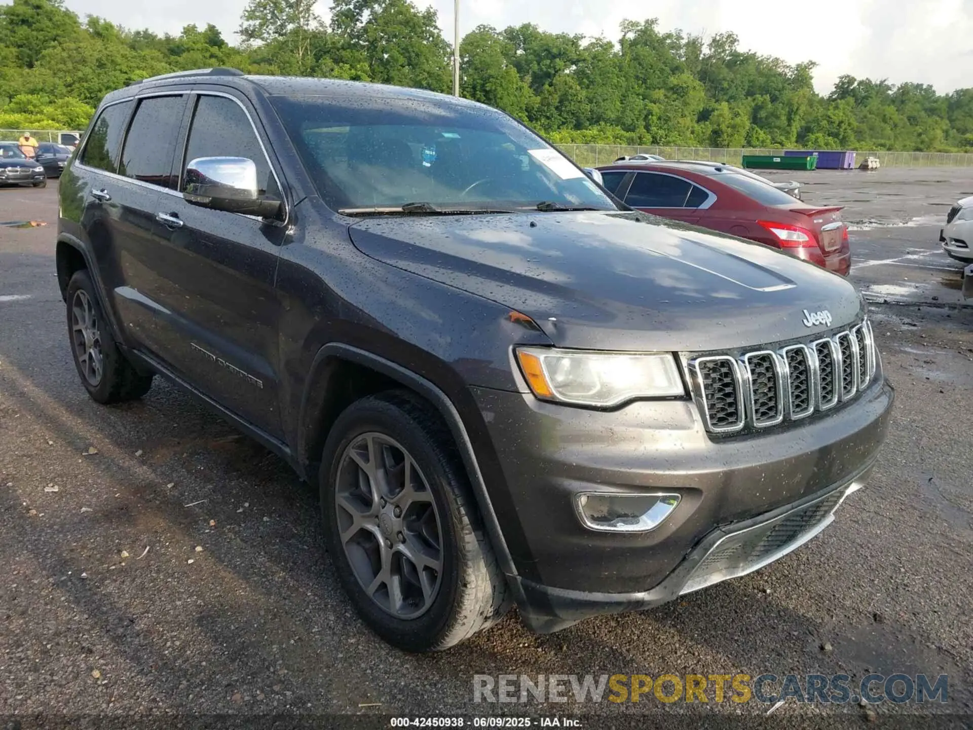 1 Photograph of a damaged car 1C4RJEBGXKC698940 JEEP GRAND CHEROKEE 2019