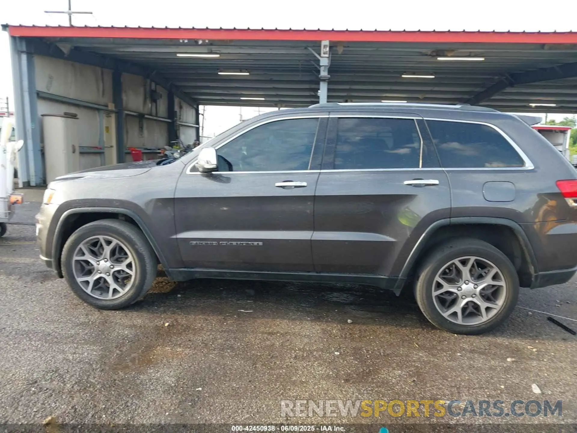 14 Photograph of a damaged car 1C4RJEBGXKC698940 JEEP GRAND CHEROKEE 2019