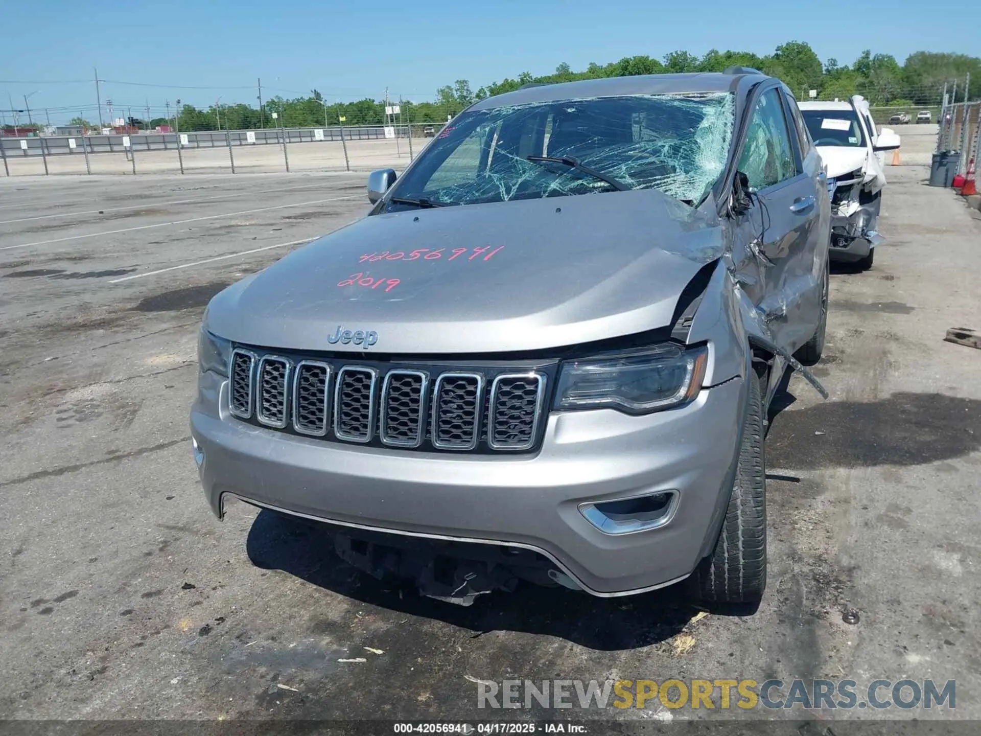 12 Photograph of a damaged car 1C4RJEBGXKC715591 JEEP GRAND CHEROKEE 2019