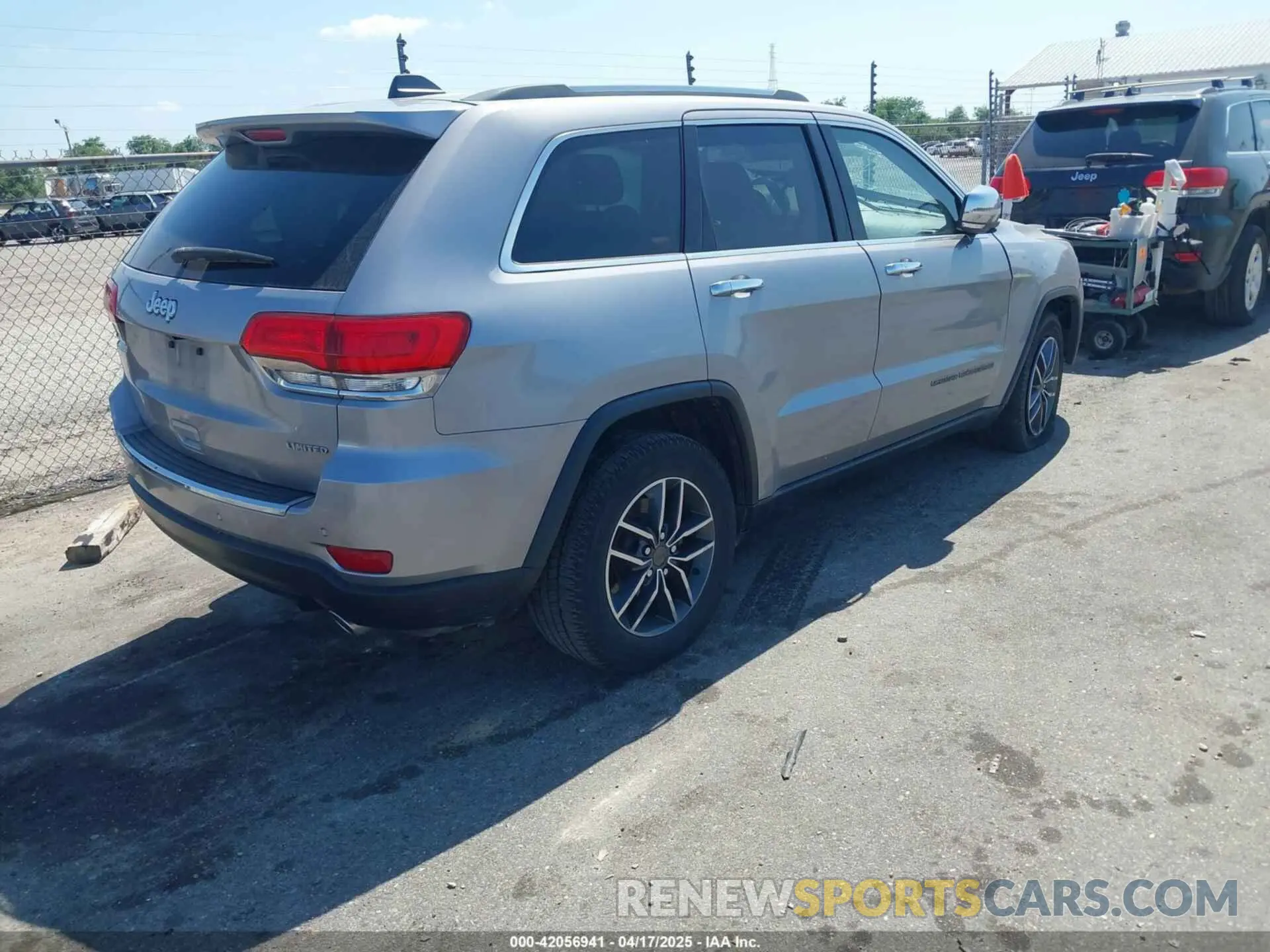 4 Photograph of a damaged car 1C4RJEBGXKC715591 JEEP GRAND CHEROKEE 2019