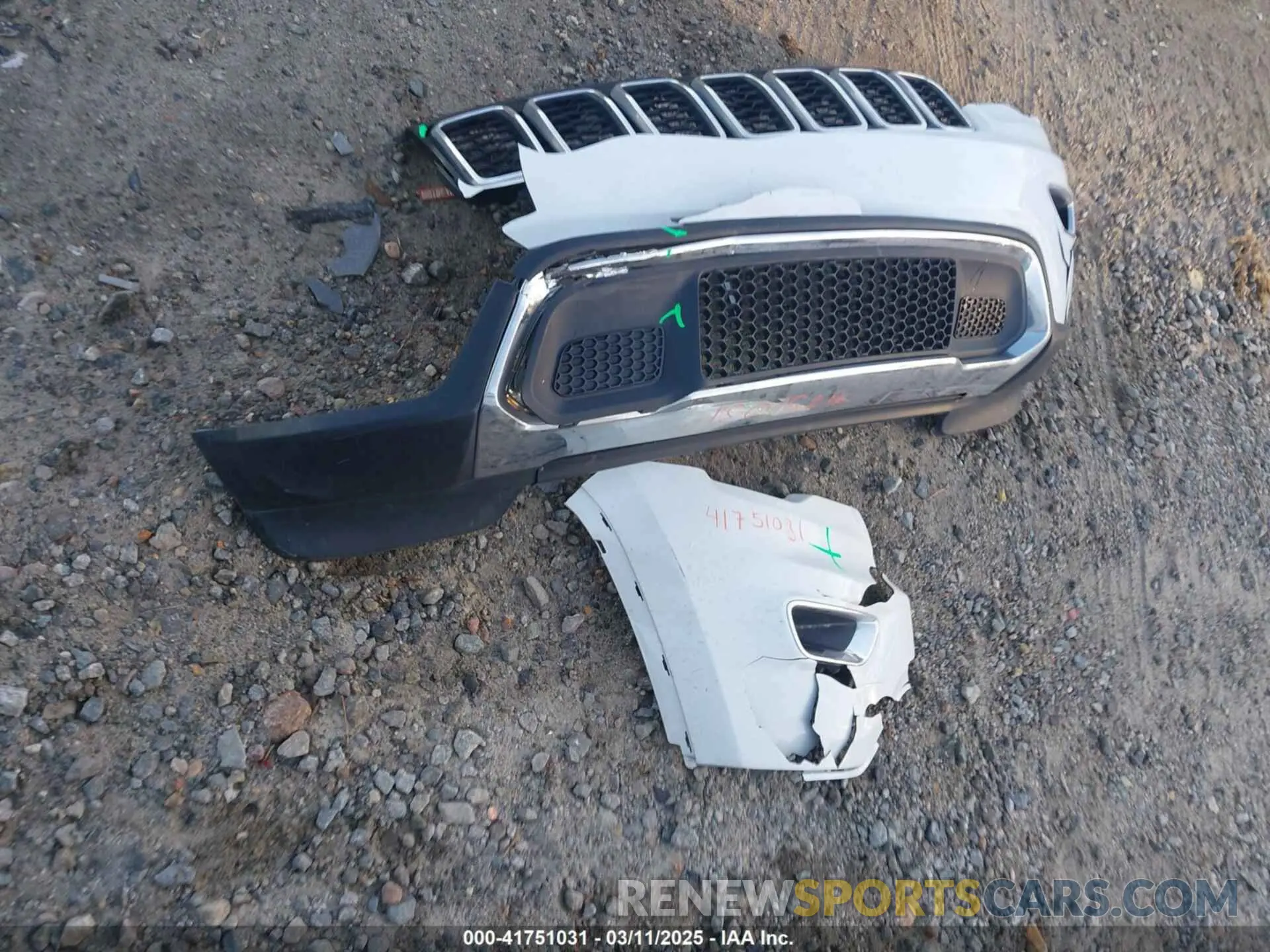 12 Photograph of a damaged car 1C4RJEBGXKC823953 JEEP GRAND CHEROKEE 2019