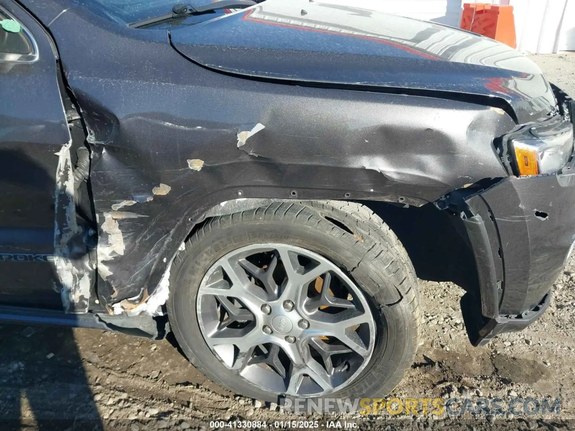 6 Photograph of a damaged car 1C4RJECG1KC707815 JEEP GRAND CHEROKEE 2019
