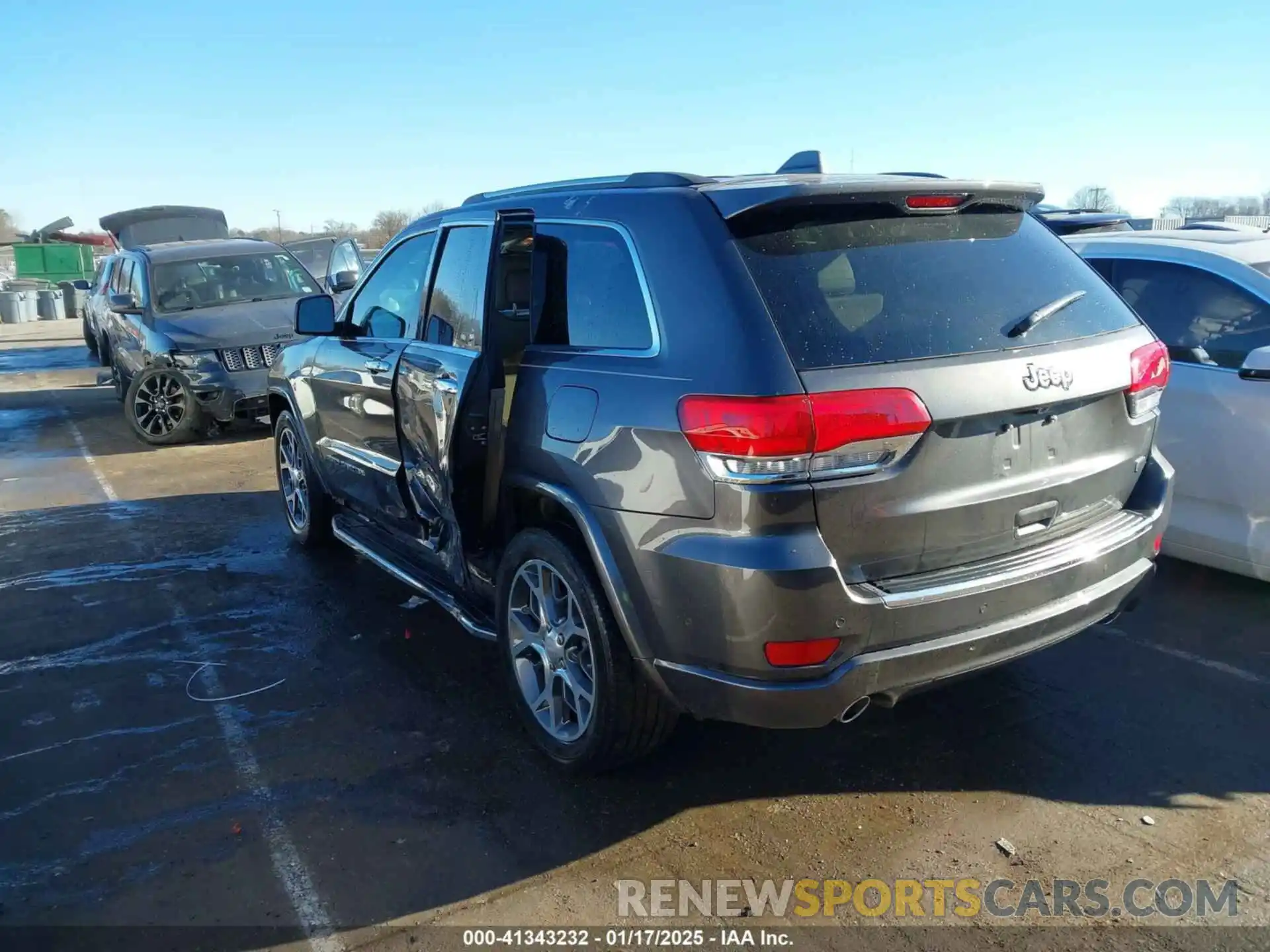 3 Photograph of a damaged car 1C4RJECG1KC752415 JEEP GRAND CHEROKEE 2019