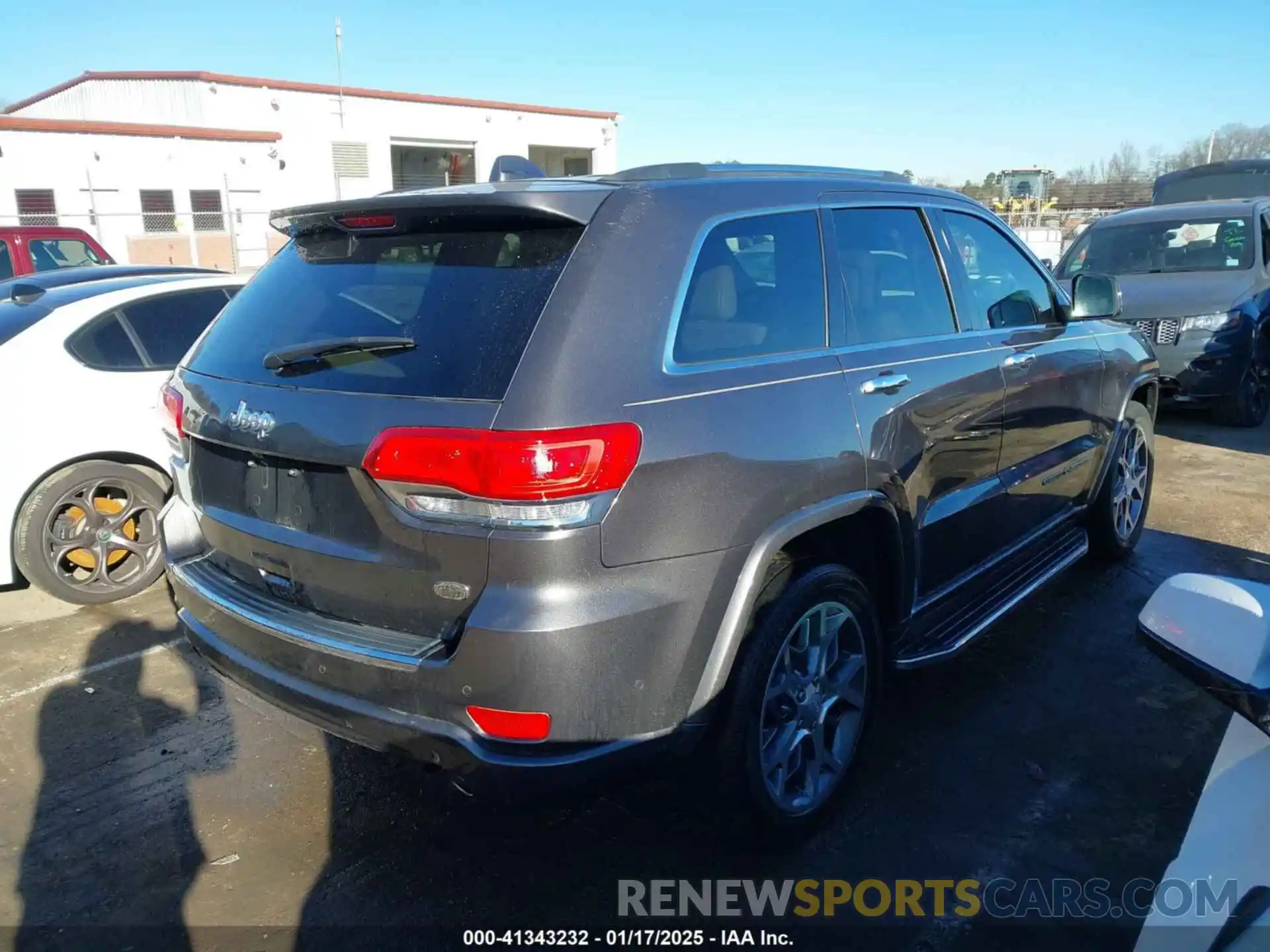 4 Photograph of a damaged car 1C4RJECG1KC752415 JEEP GRAND CHEROKEE 2019