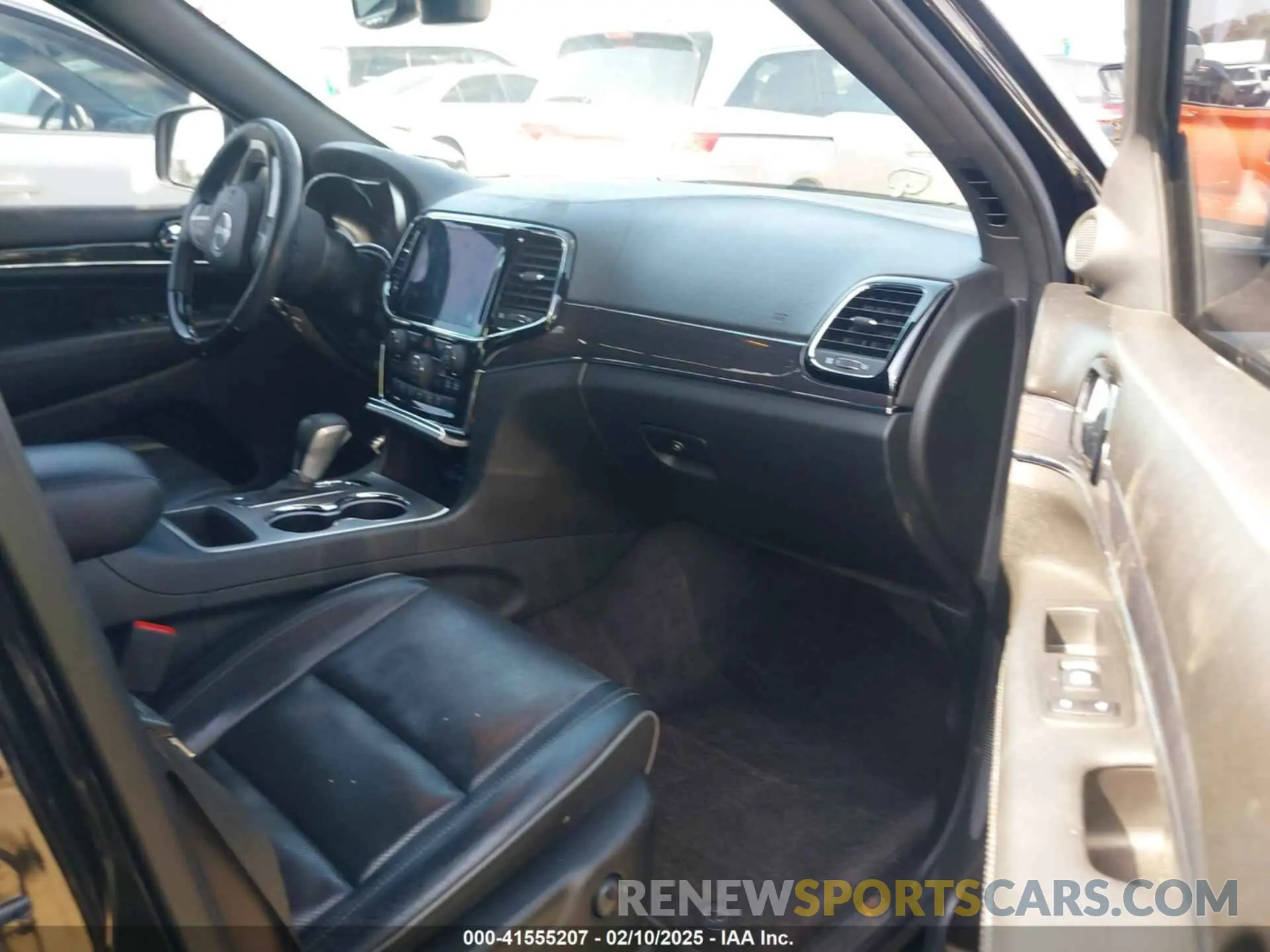 5 Photograph of a damaged car 1C4RJECG4KC556145 JEEP GRAND CHEROKEE 2019