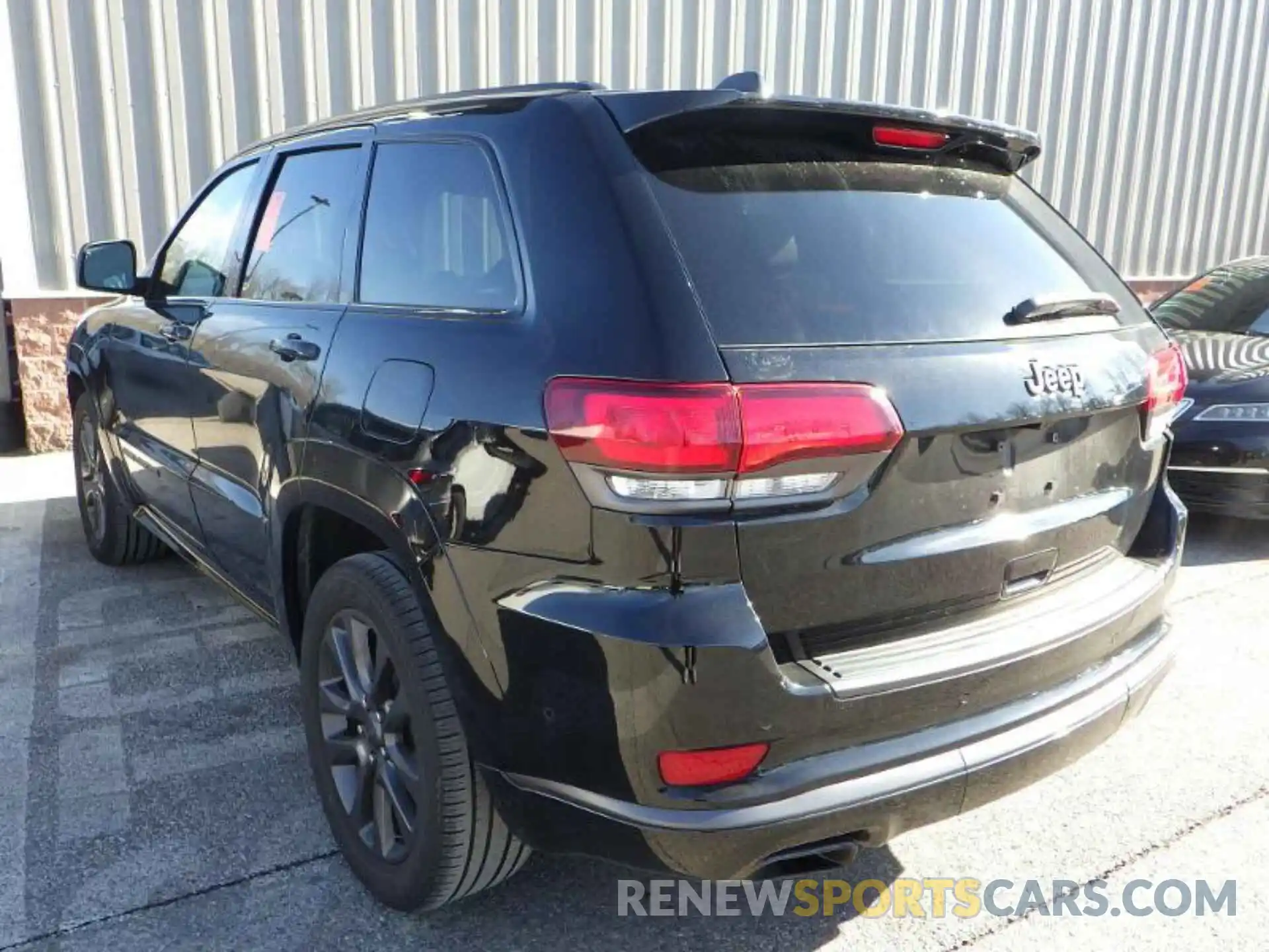 17 Photograph of a damaged car 1C4RJECG8KC597183 JEEP GRAND CHEROKEE 2019